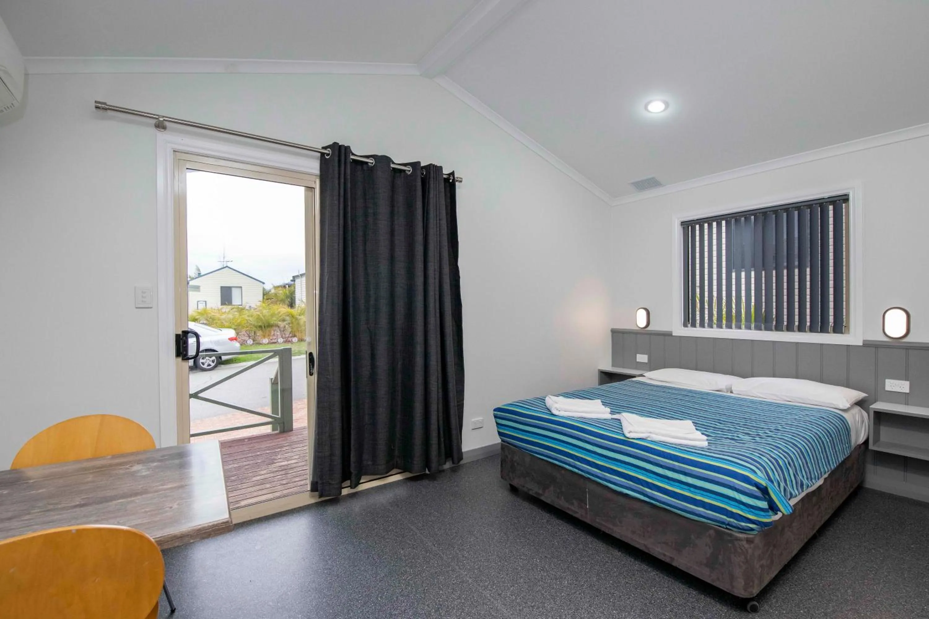 Bed in Karrinyup Waters Resort