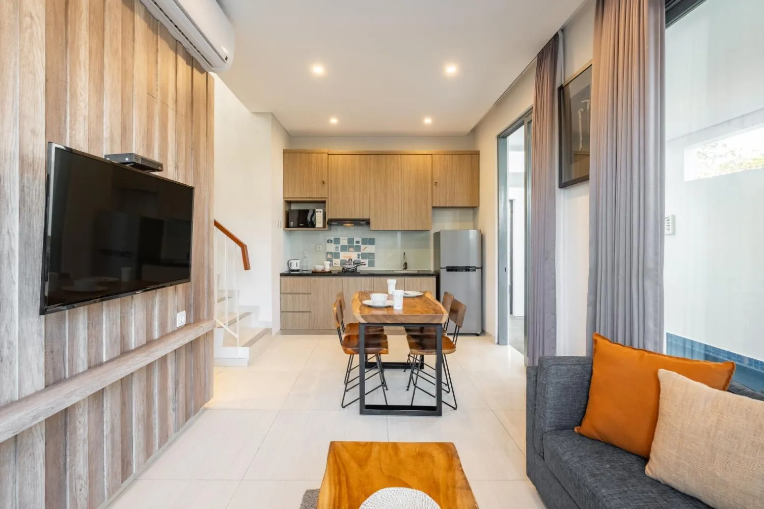 Dining area in Cove Villa Prana