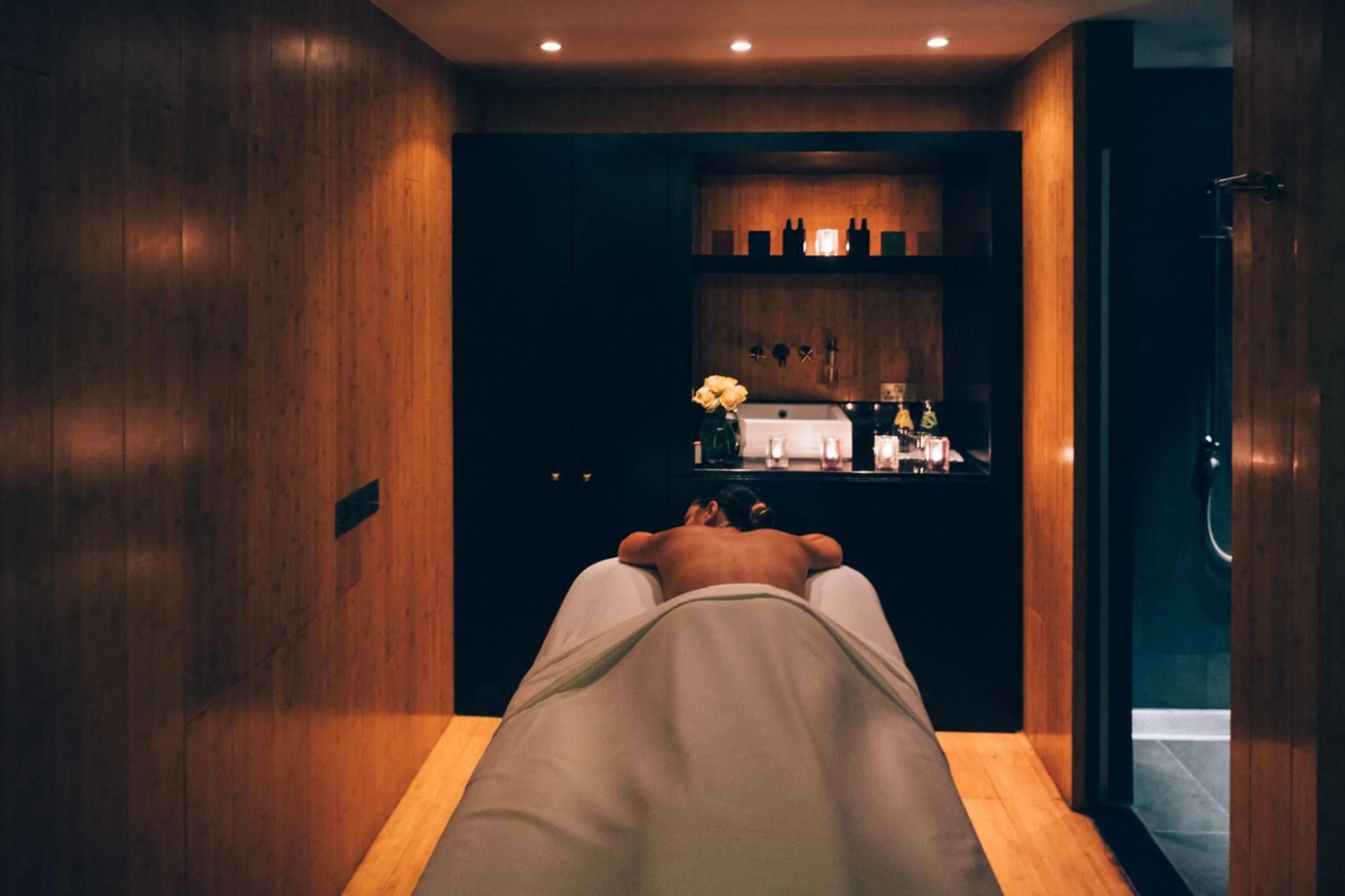 Sauna, Bed in Rosewood London