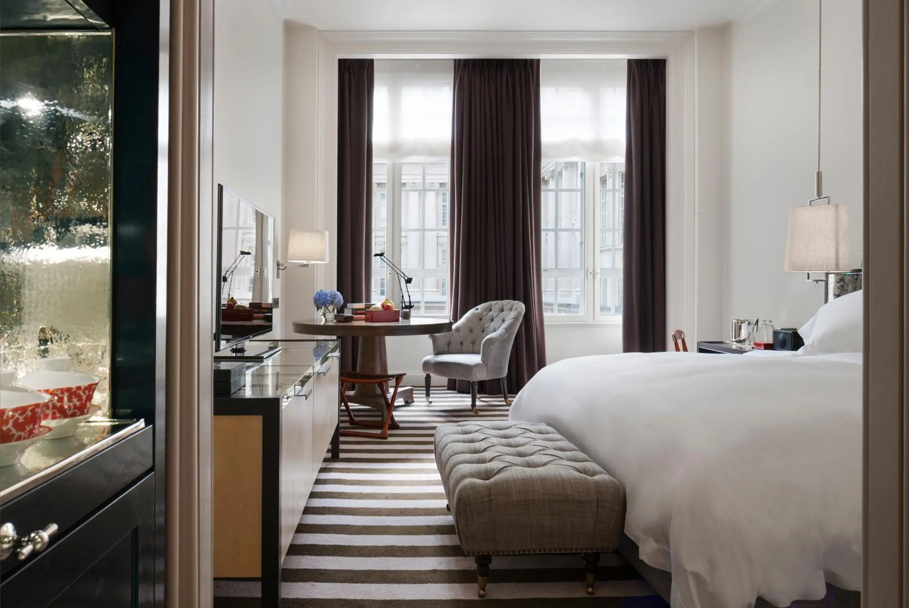 Photo of the whole room, Bed in Rosewood London