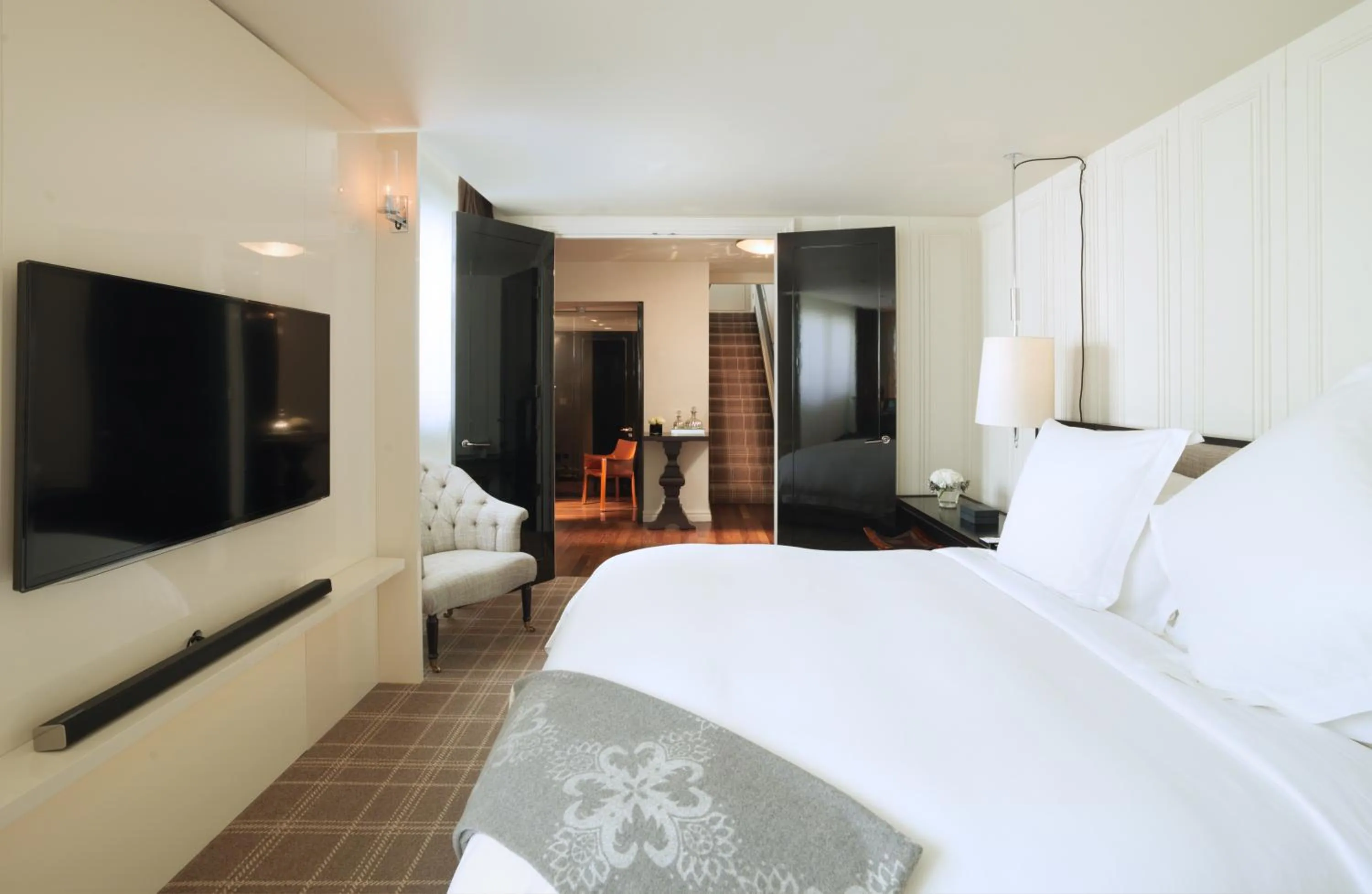 Bedroom, Bed in Rosewood London