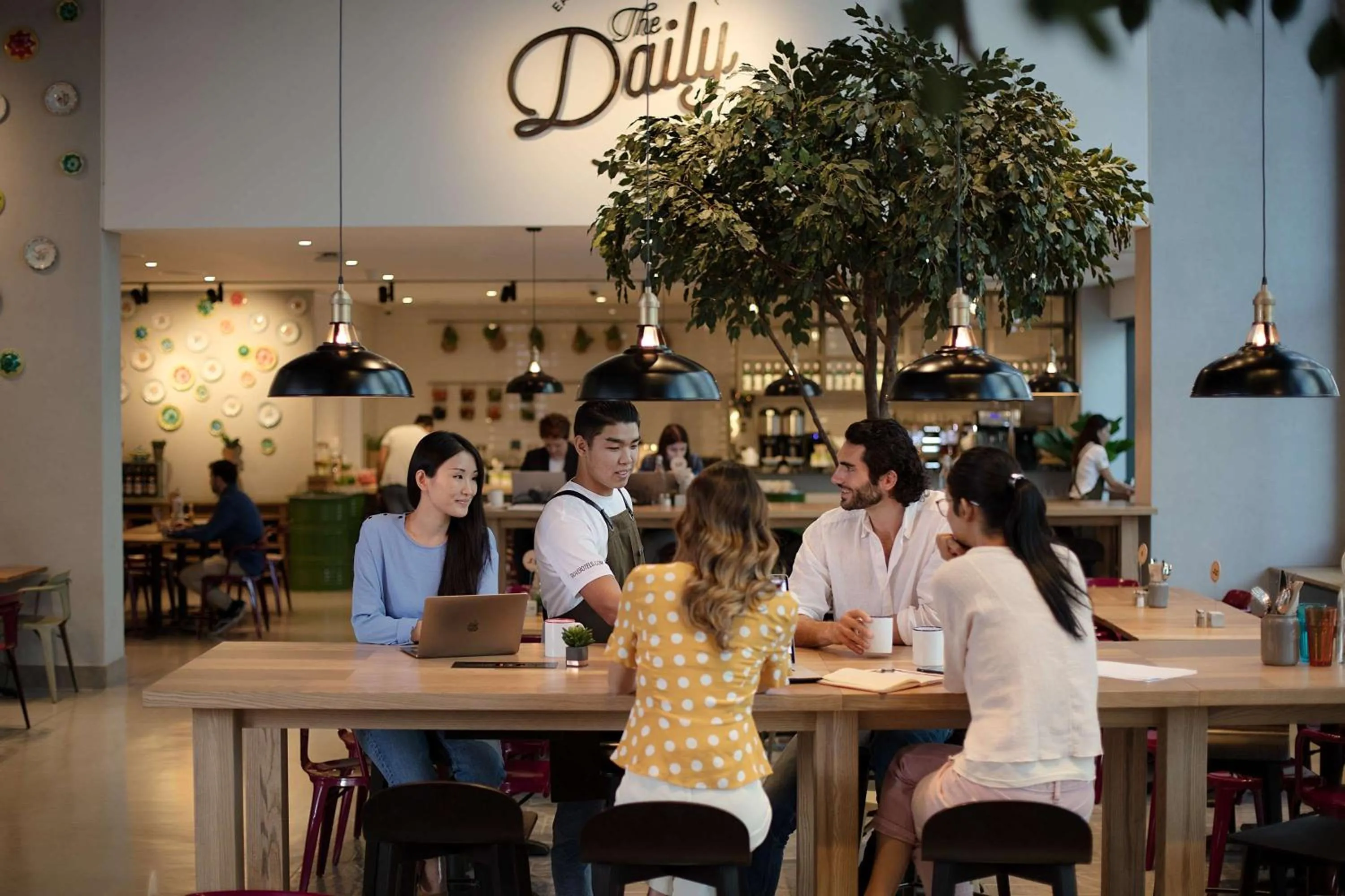 Restaurant/places to eat in Rove Dubai Marina