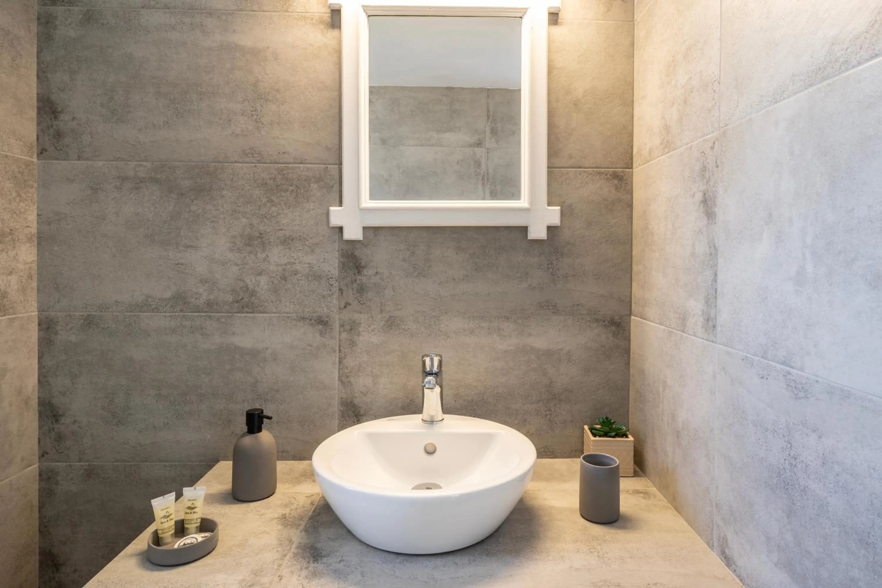 Bathroom in Vrachia Studios & Apartments