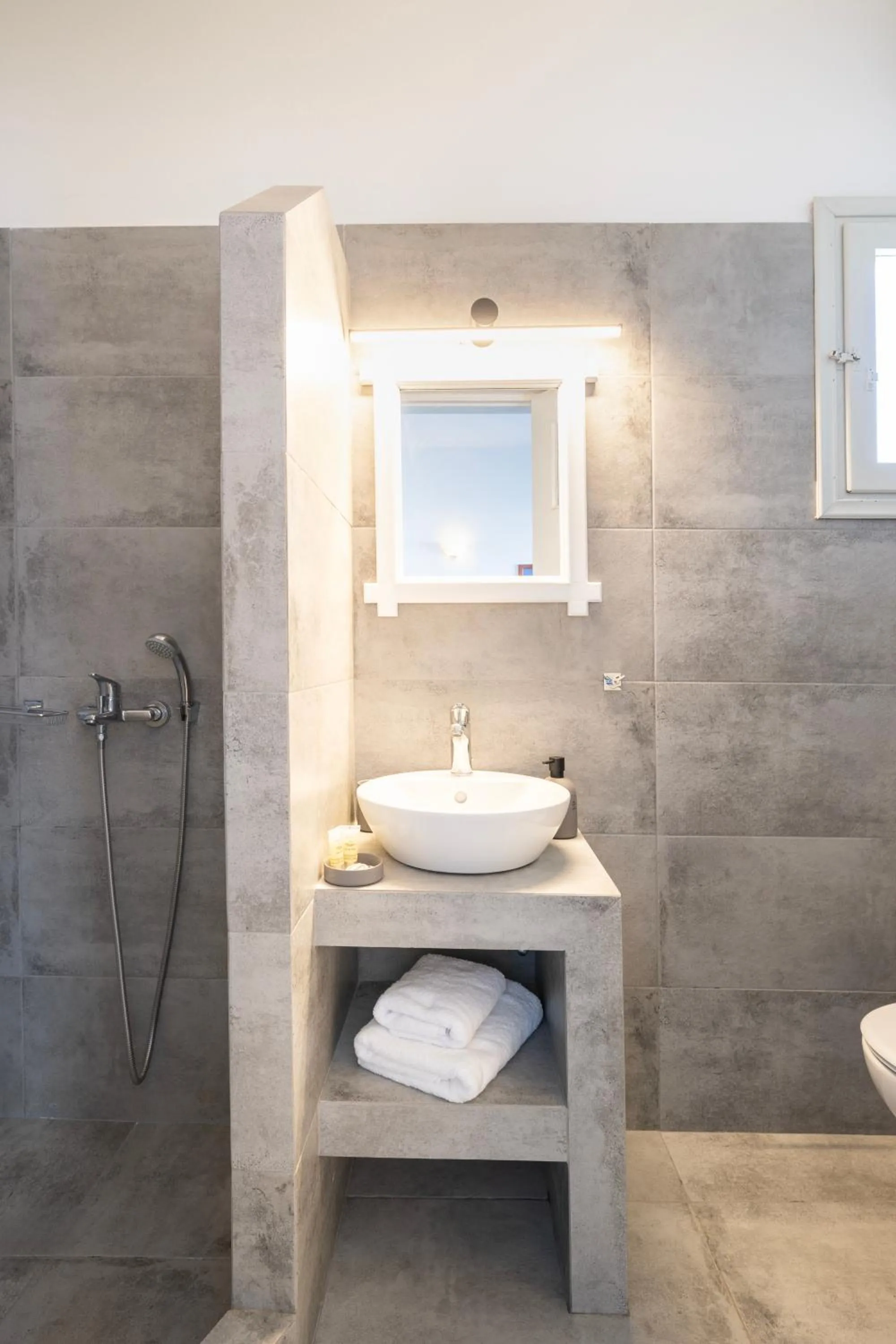 Bathroom in Vrachia Studios & Apartments