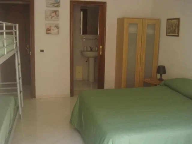 Photo of the whole room, Bed in Cinquestelle