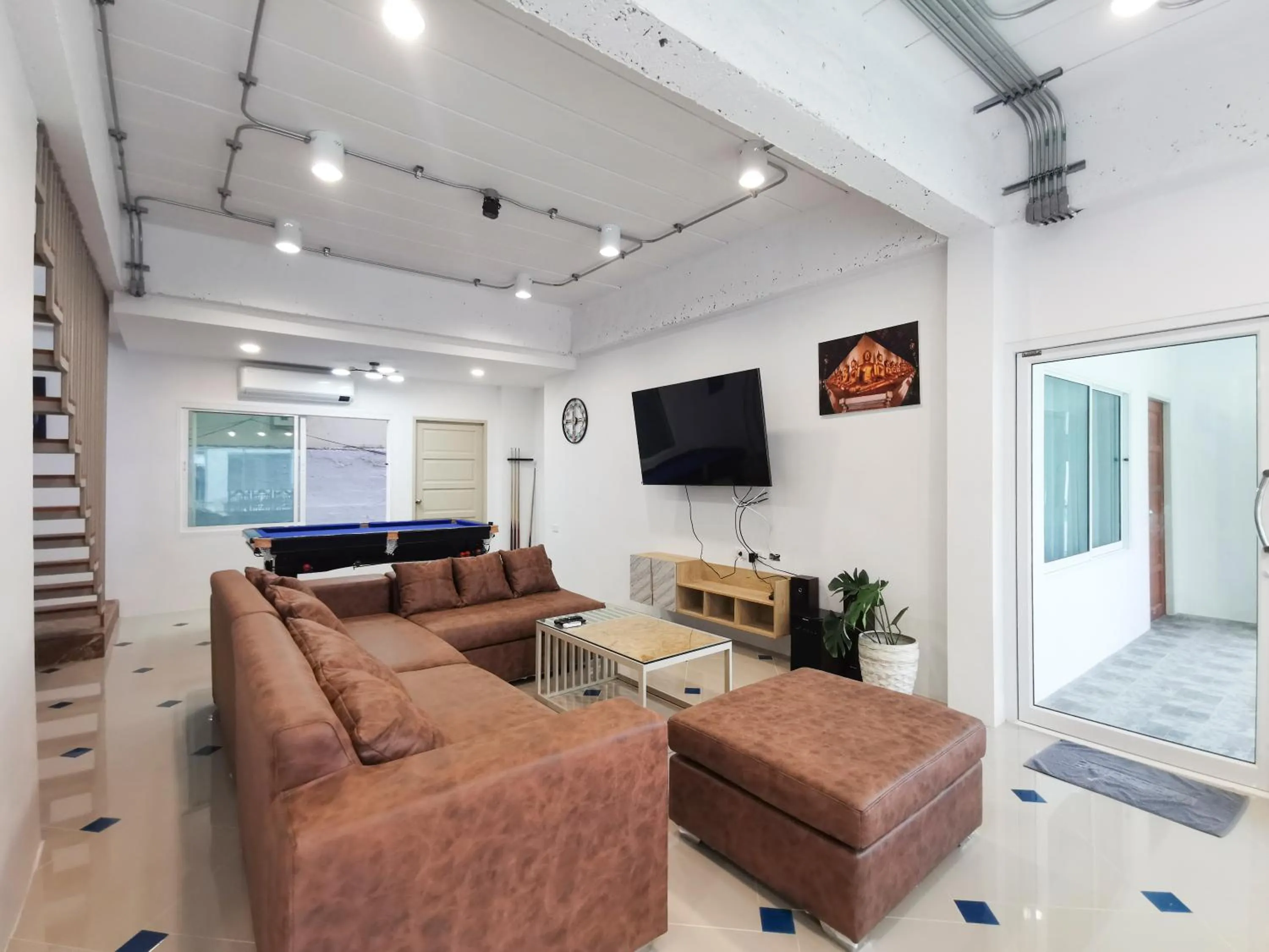 TV and multimedia in Thepprasit Cosy