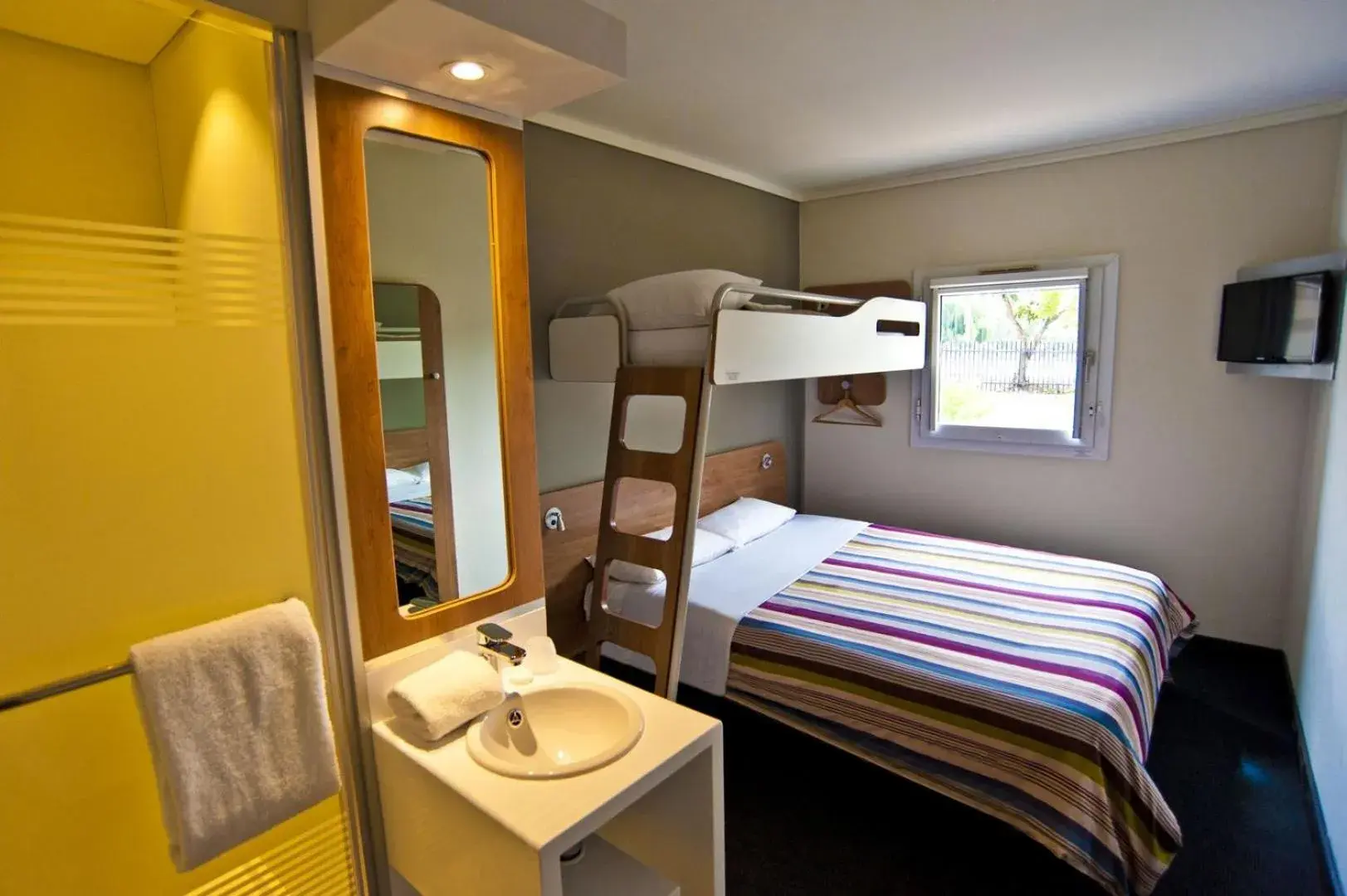 Standard Double Room (Nonsmoking) in SUN1 O.R.TAMBO Standard Double Room (Nonsmoking) in SUN1 O.R.TAMBO