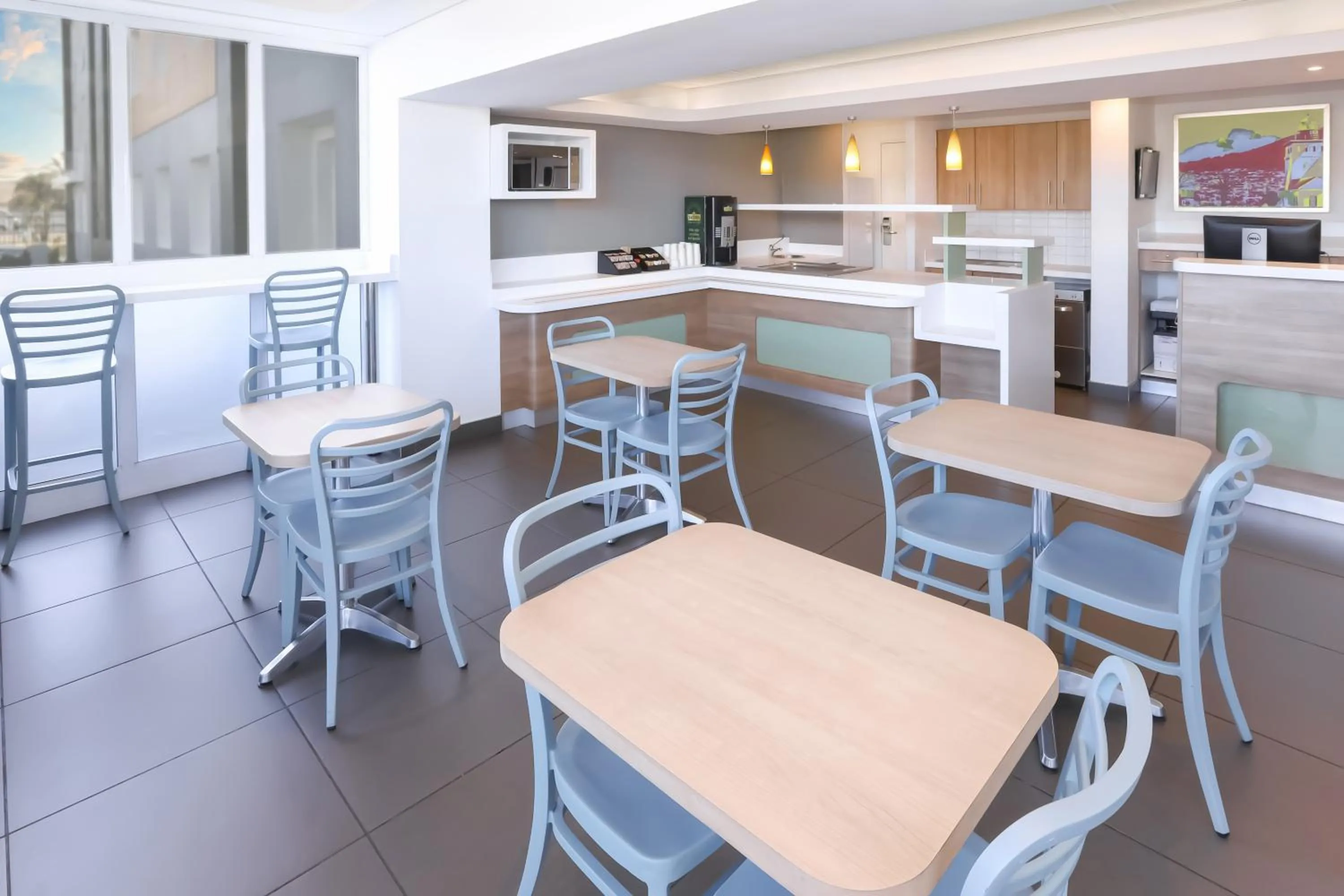 Seating area in SUN1 MILNERTON