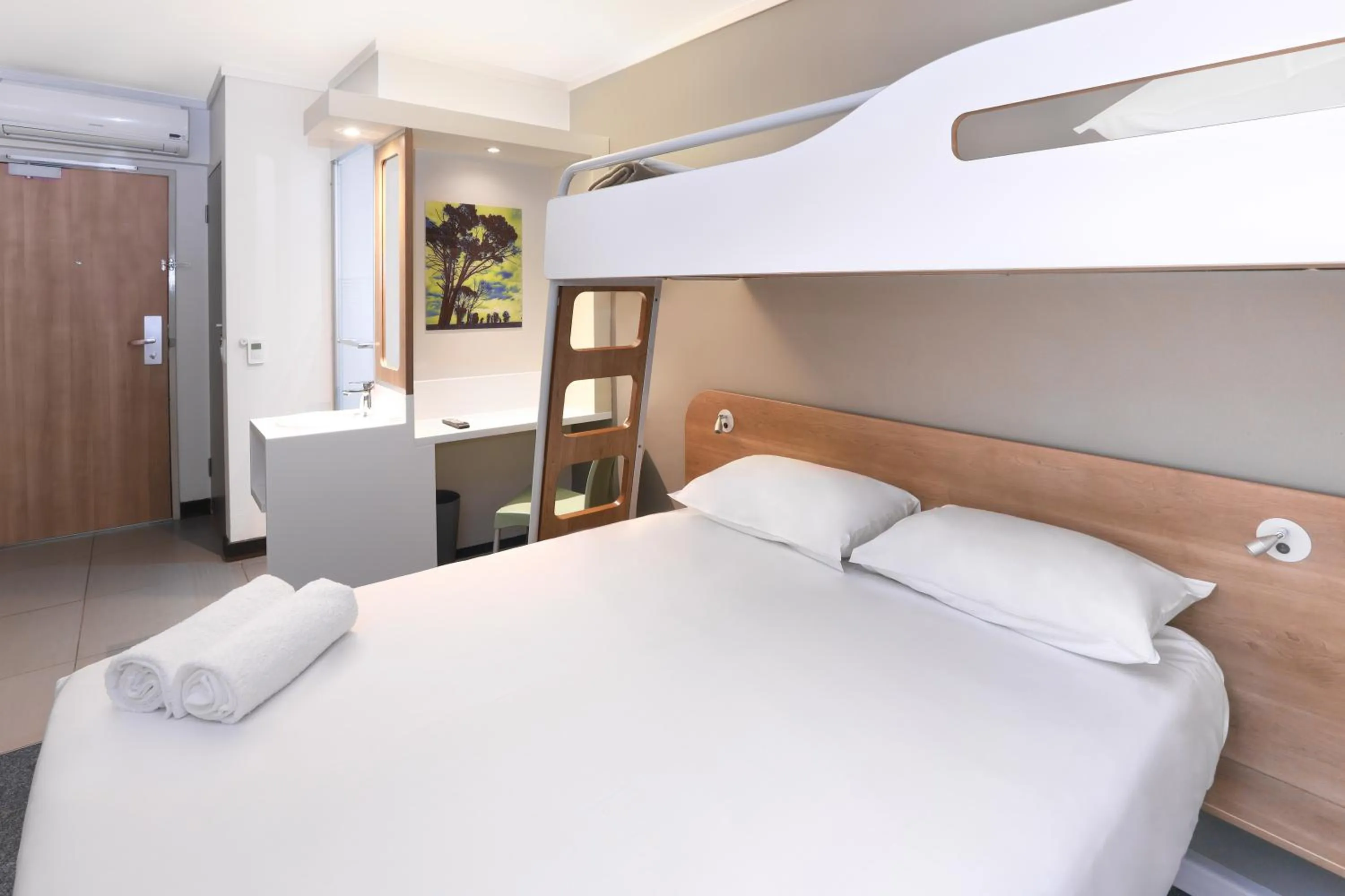 Bed in SUN1 MILNERTON