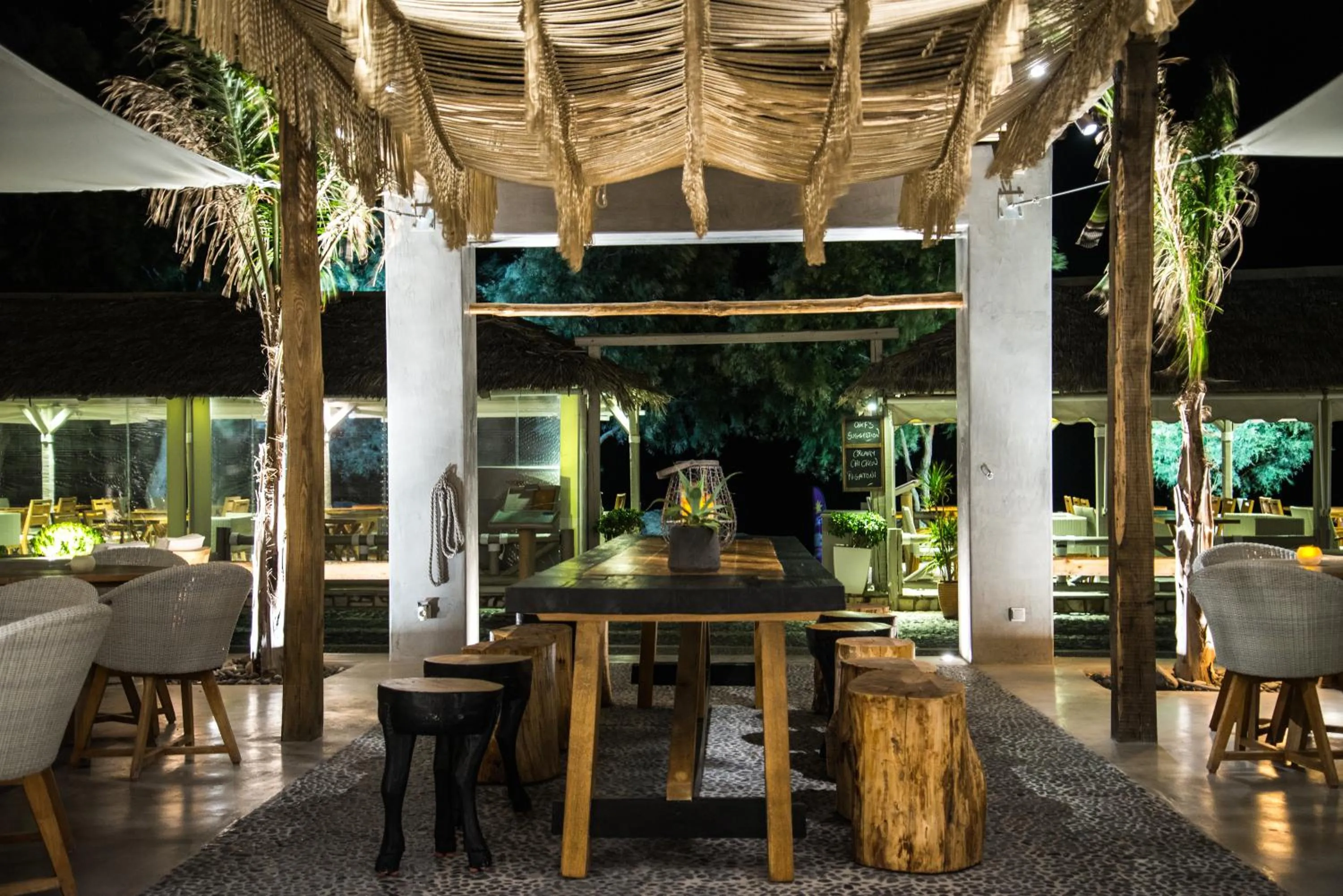 Restaurant/places to eat in Makris Beach Hotel