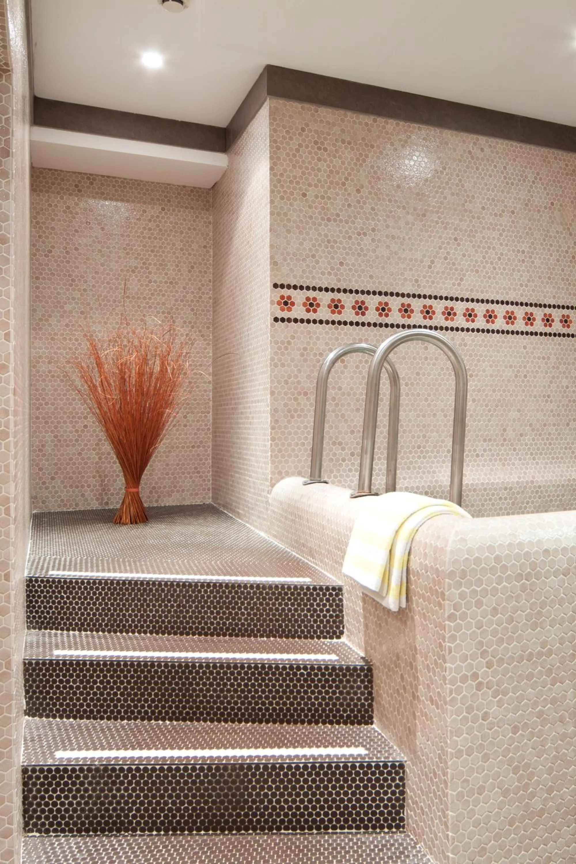 Swimming pool in Suitehotel Kleinwalsertal