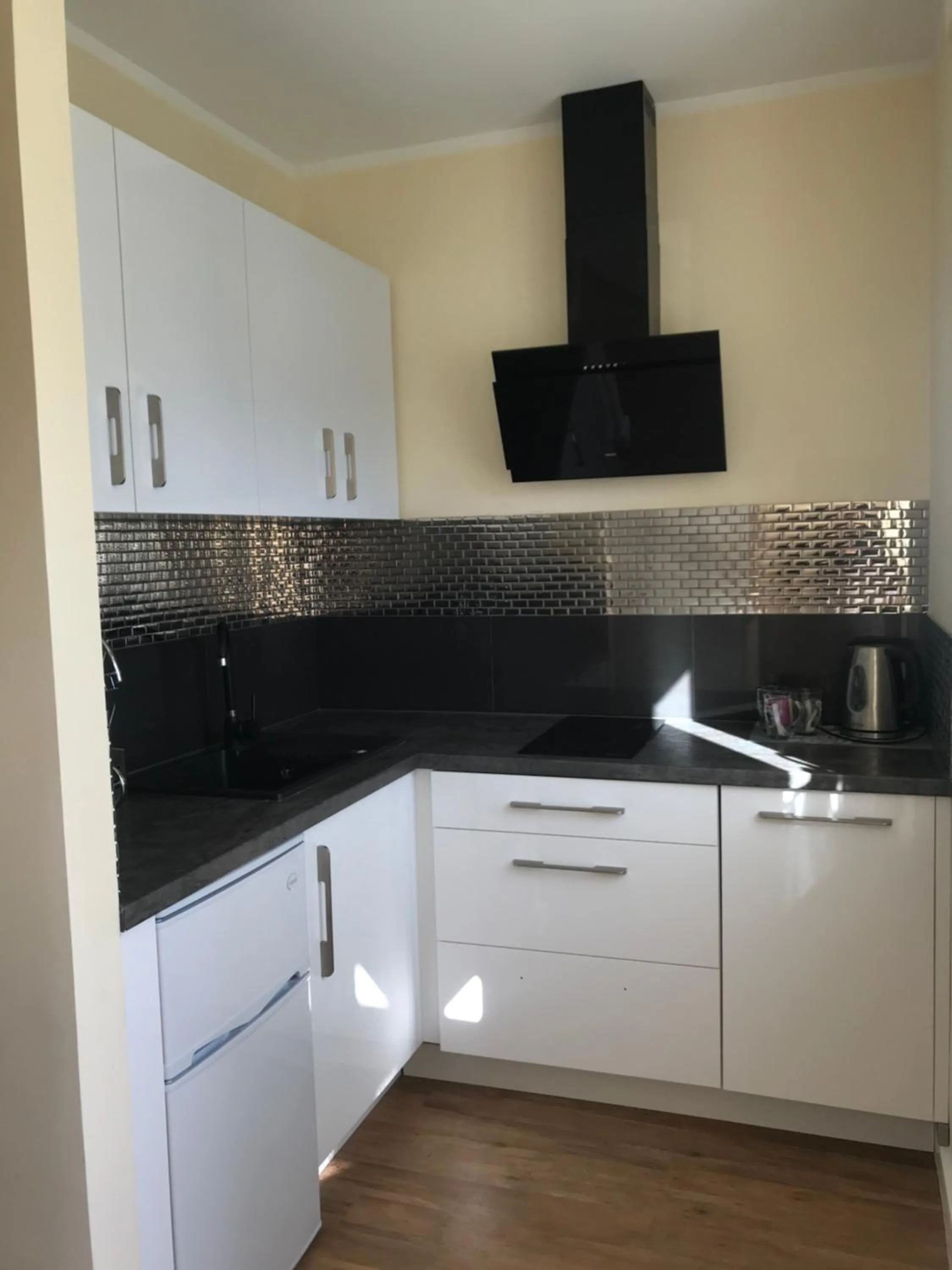 Kitchen or kitchenette in Lazur Apartamenty