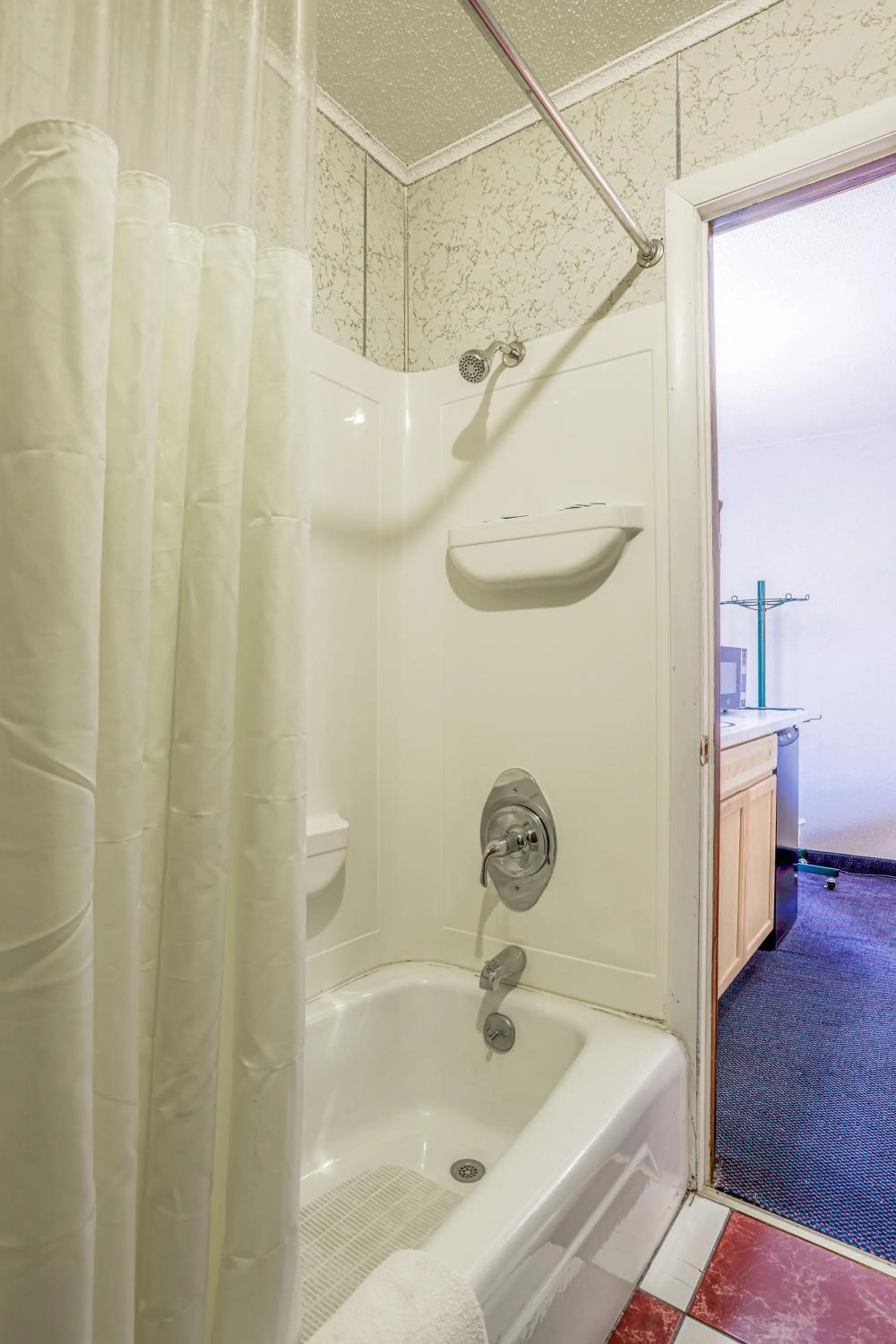 Shower in Dutch Motel Palmyra