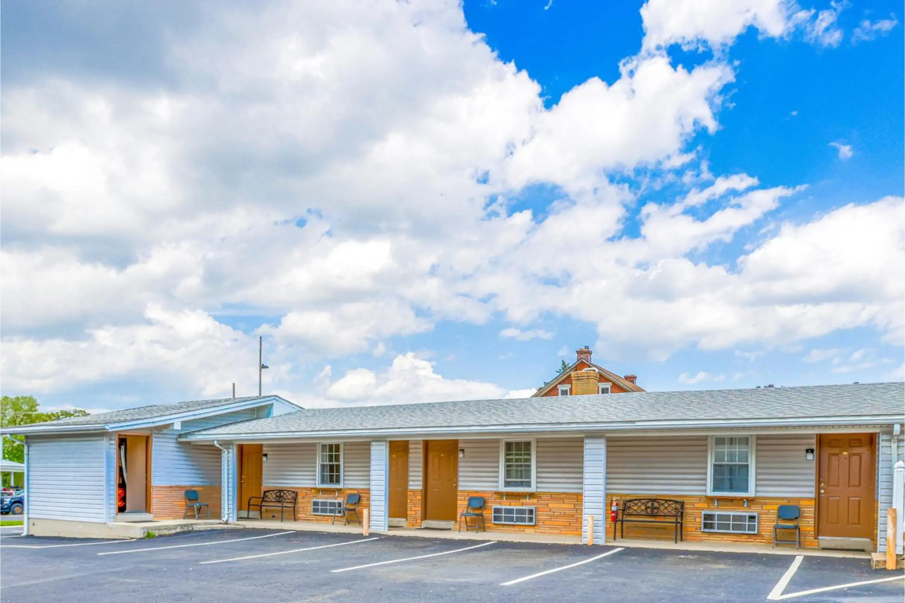 Property building in Dutch Motel Palmyra Property building in Dutch Motel Palmyra