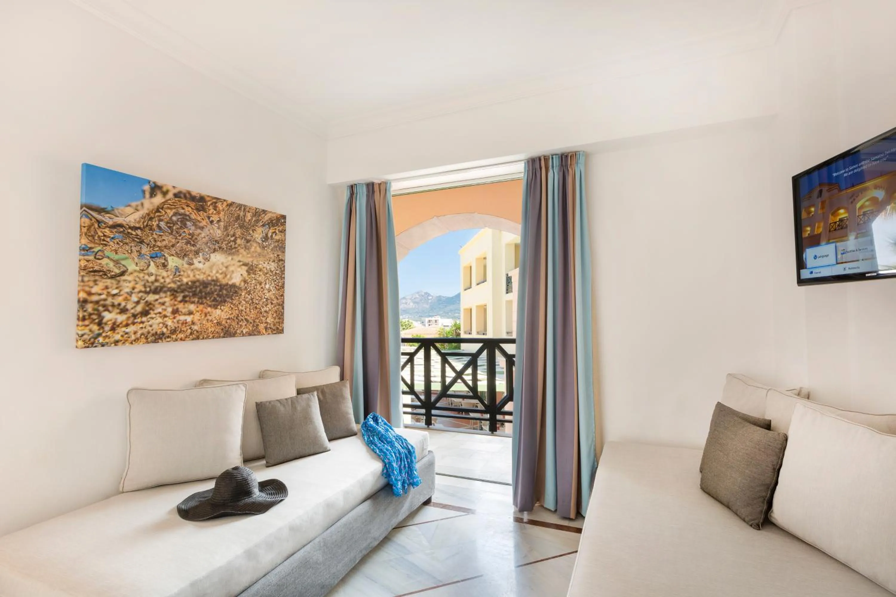 Pool view in Samaina Inn