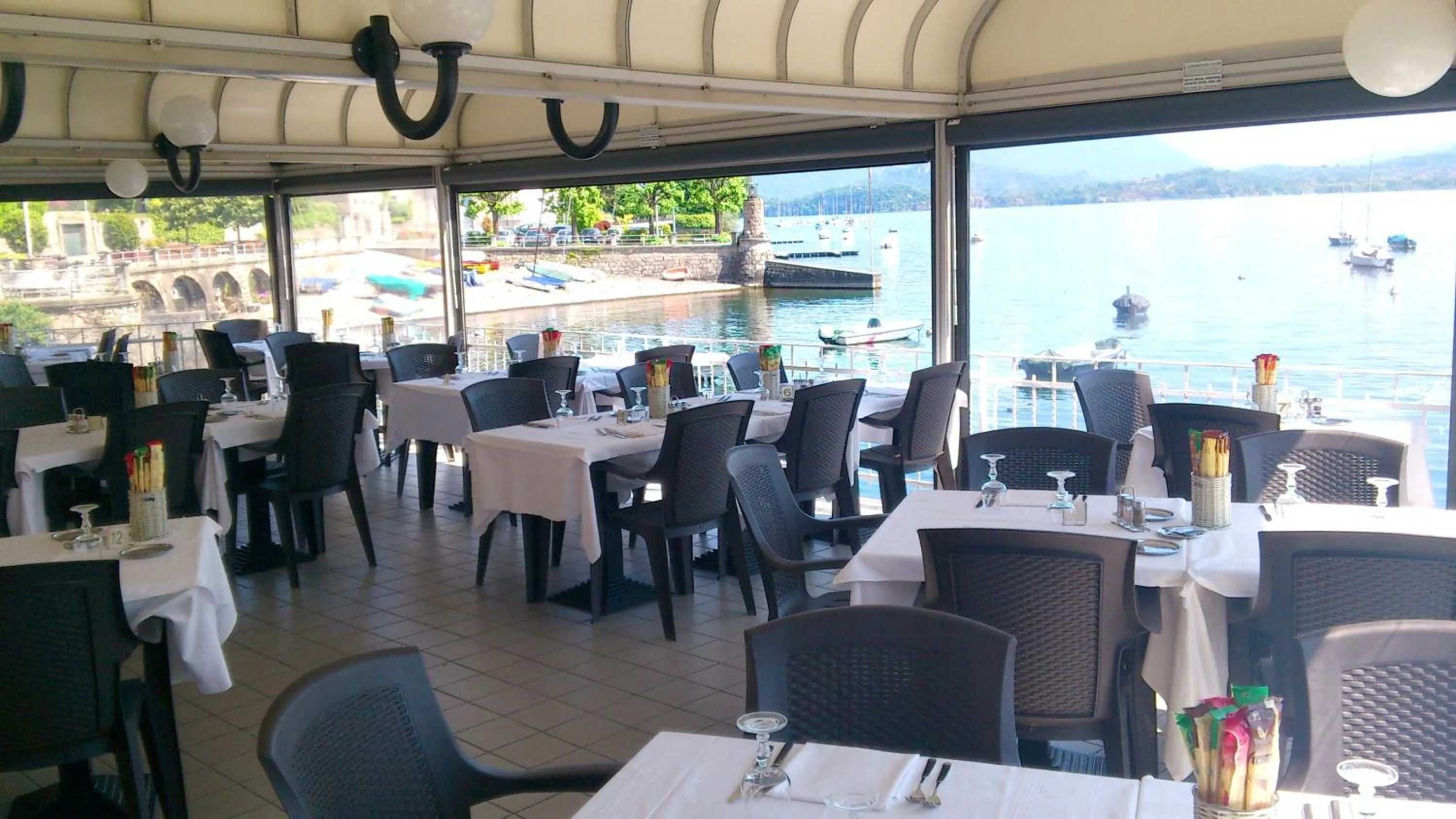 Restaurant/places to eat in Lago Maggiore