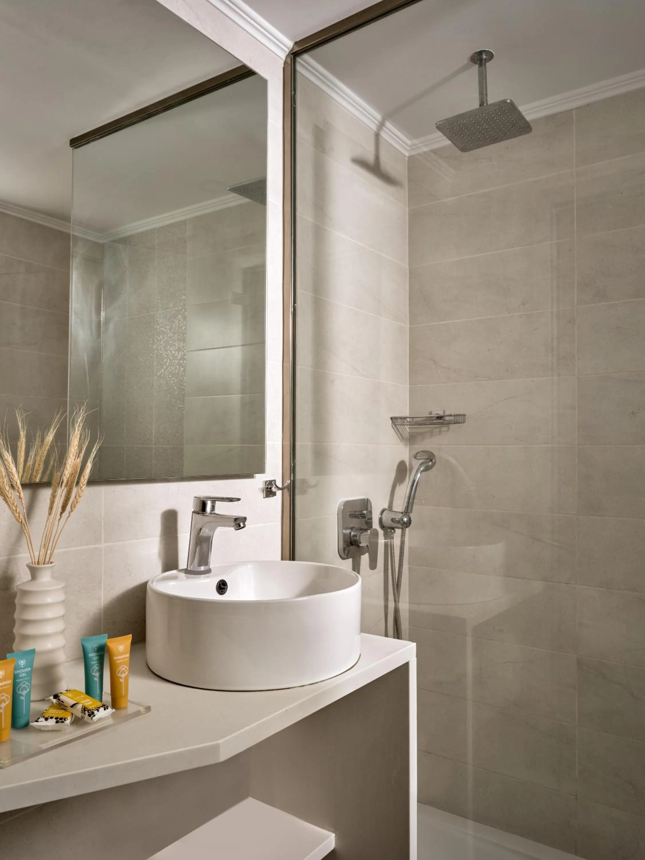 Shower in Marelen Hotel Zakynthos