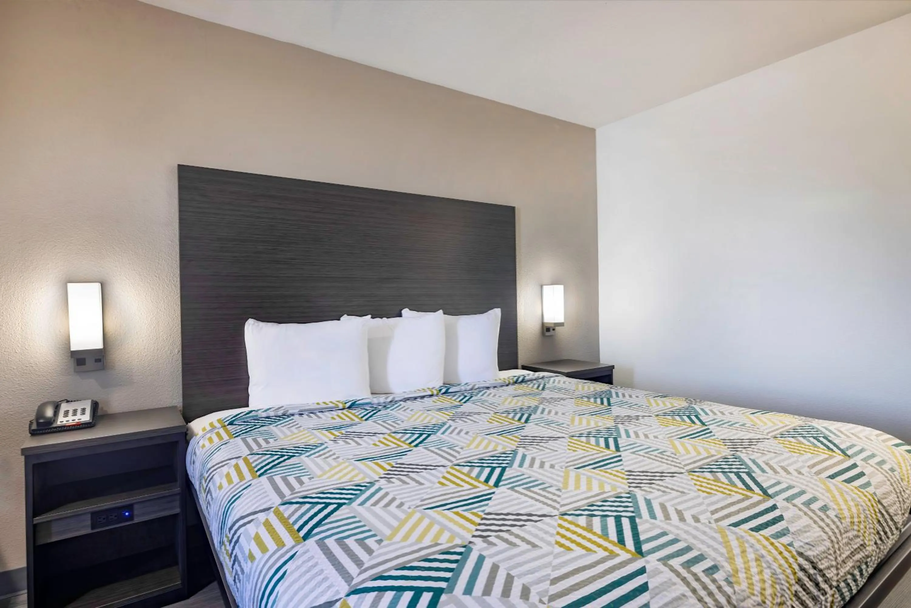 Bedroom, Bed in Motel 6 Lake Charles, LA