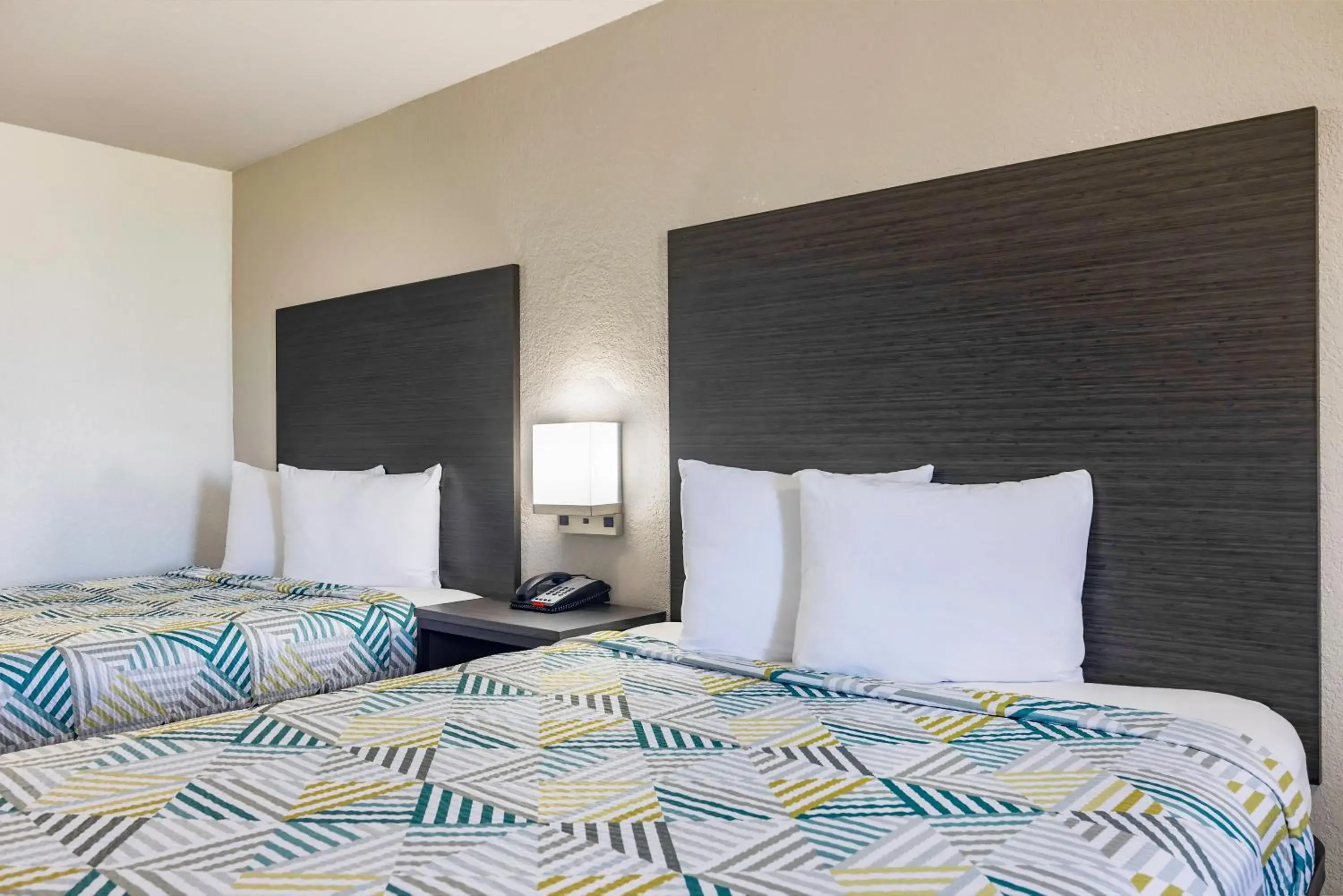 Bedroom, Bed in Motel 6 Lake Charles, LA Bedroom, Bed in Motel 6 Lake Charles, LA