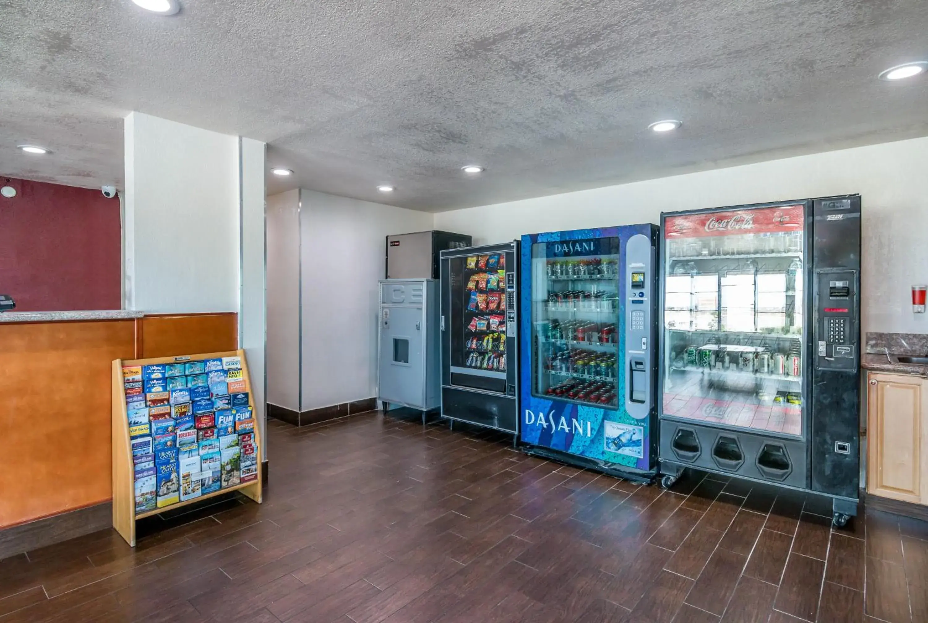 Lobby or reception in Red Roof Inn Palmdale - Lancaster Lobby or reception in Red Roof Inn Palmdale - Lancaster