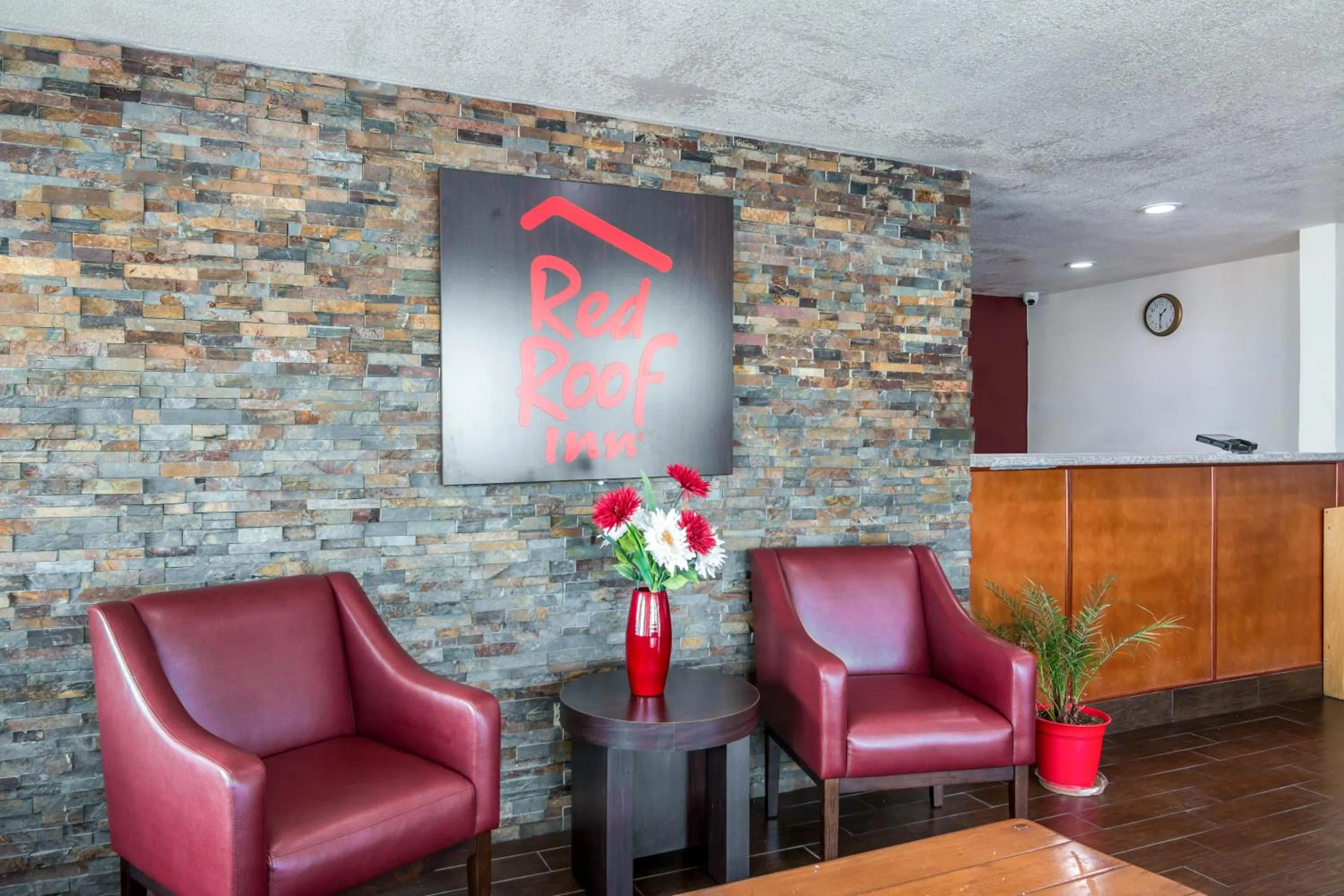Lobby or reception in Red Roof Inn Palmdale - Lancaster