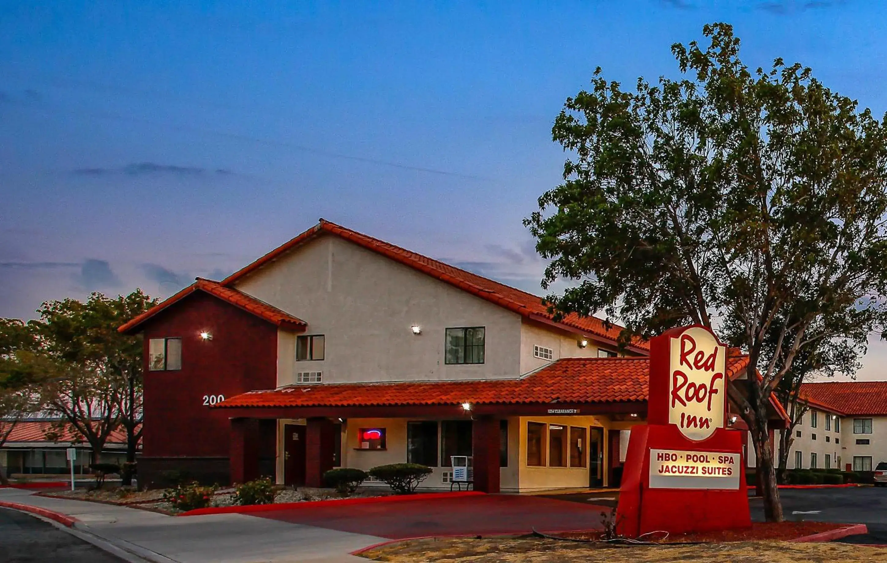 Property building in Red Roof Inn Palmdale - Lancaster Property building in Red Roof Inn Palmdale - Lancaster