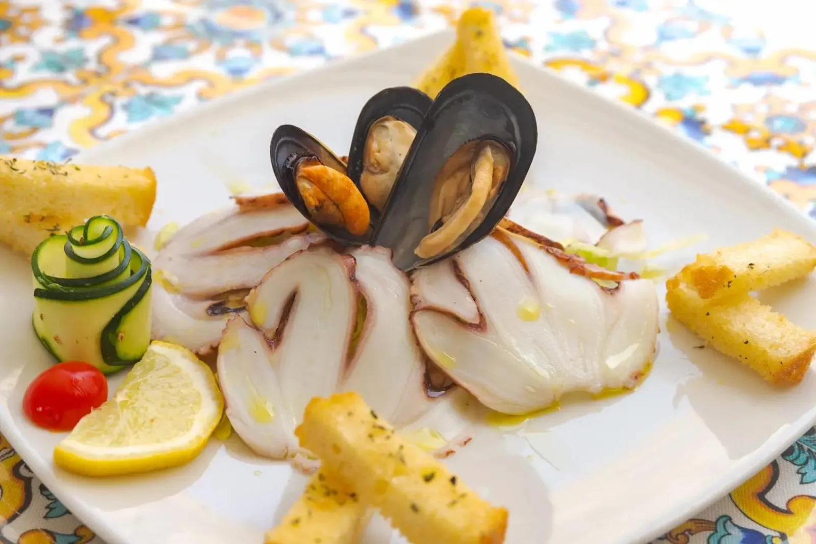 Restaurant/places to eat in Hotel Jonio