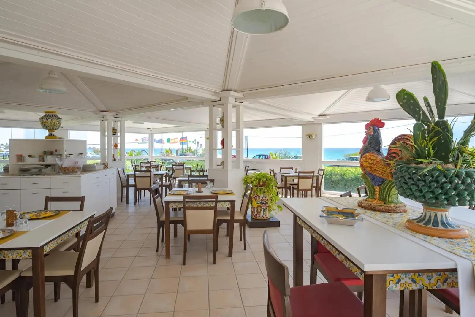 Restaurant/places to eat in Hotel Jonio