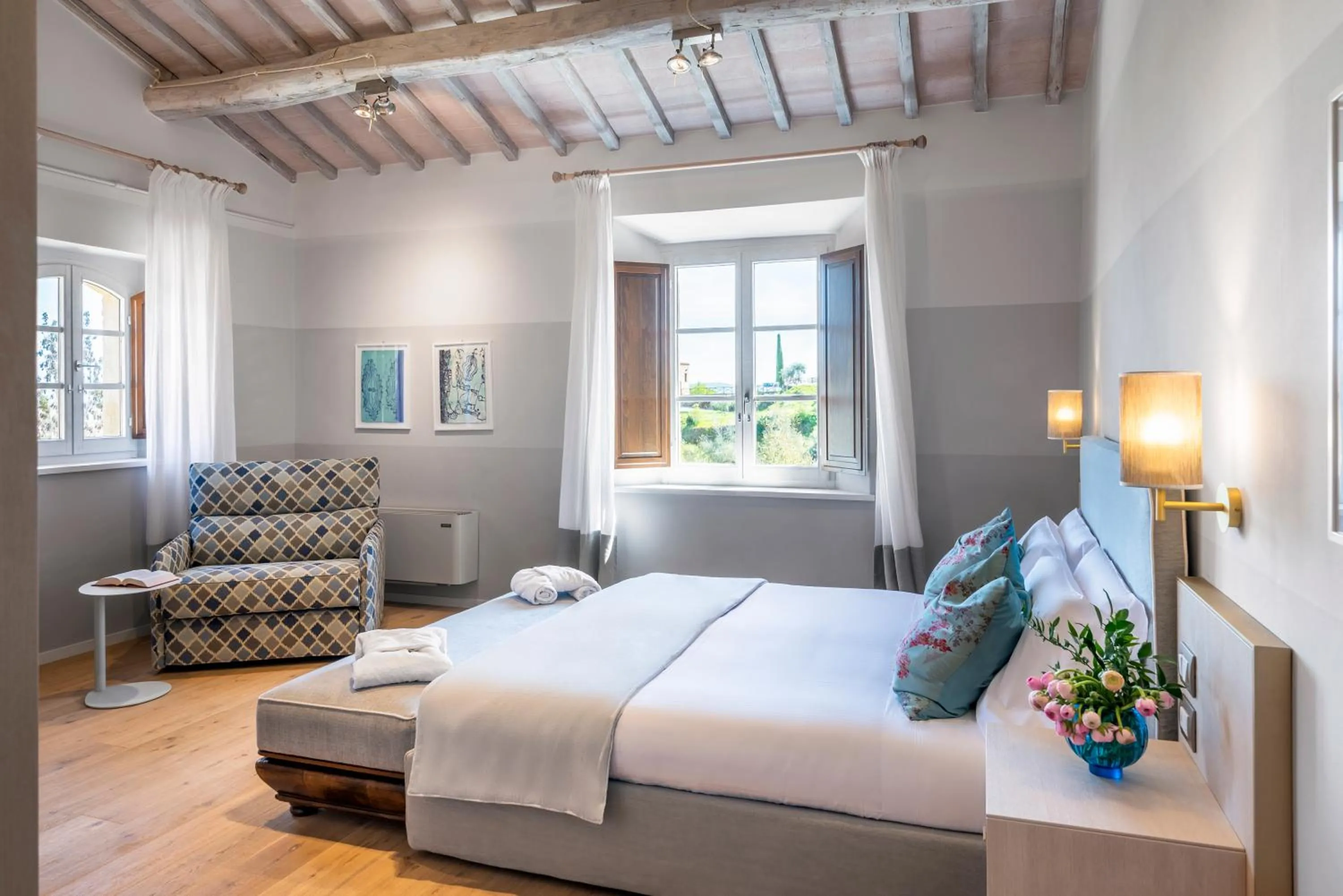 Photo of the whole room, Bed in Relais Le Macine Di Stigliano