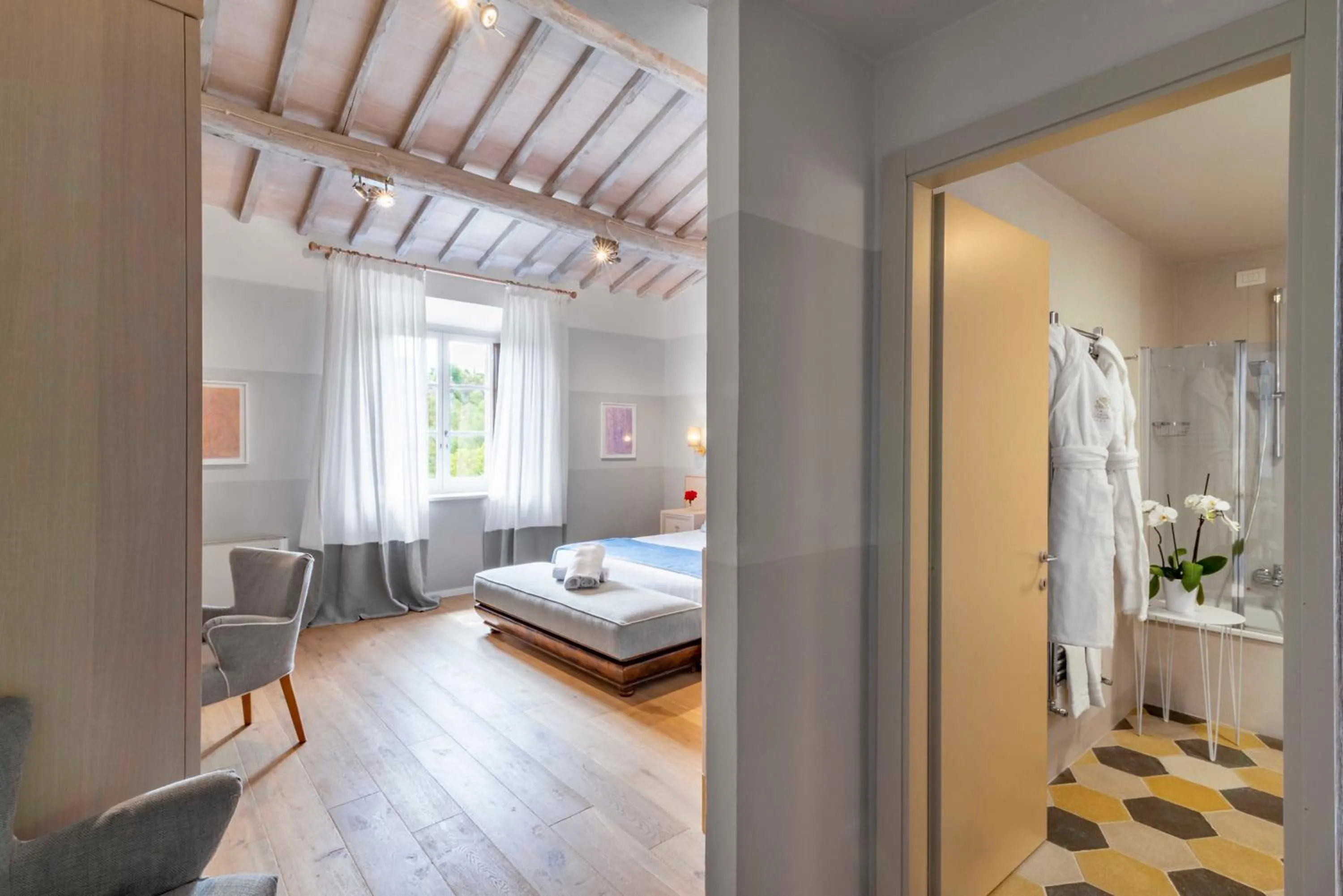 Photo of the whole room, Bed in Relais Le Macine Di Stigliano