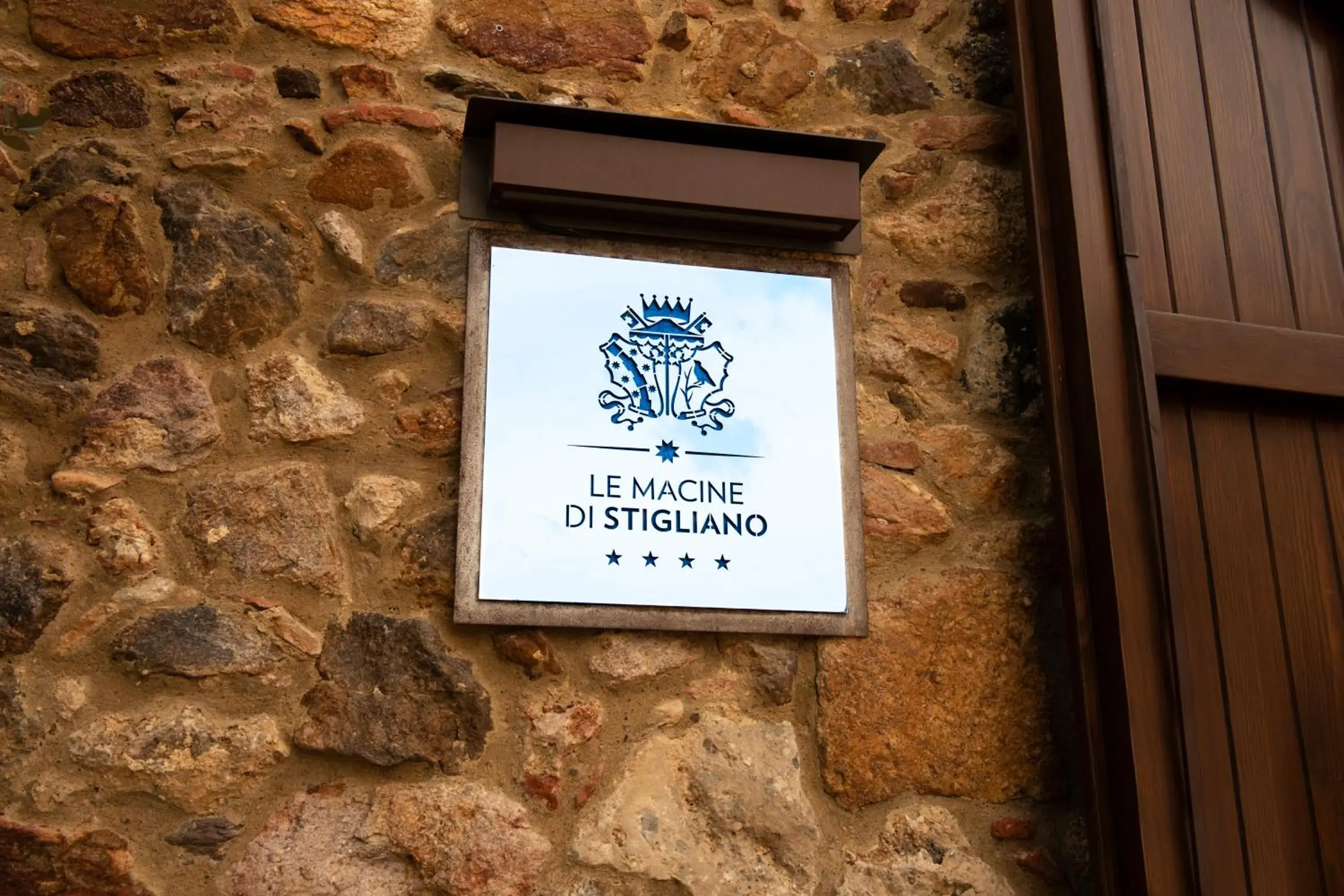 Property building in Relais Le Macine Di Stigliano Property building in Relais Le Macine Di Stigliano