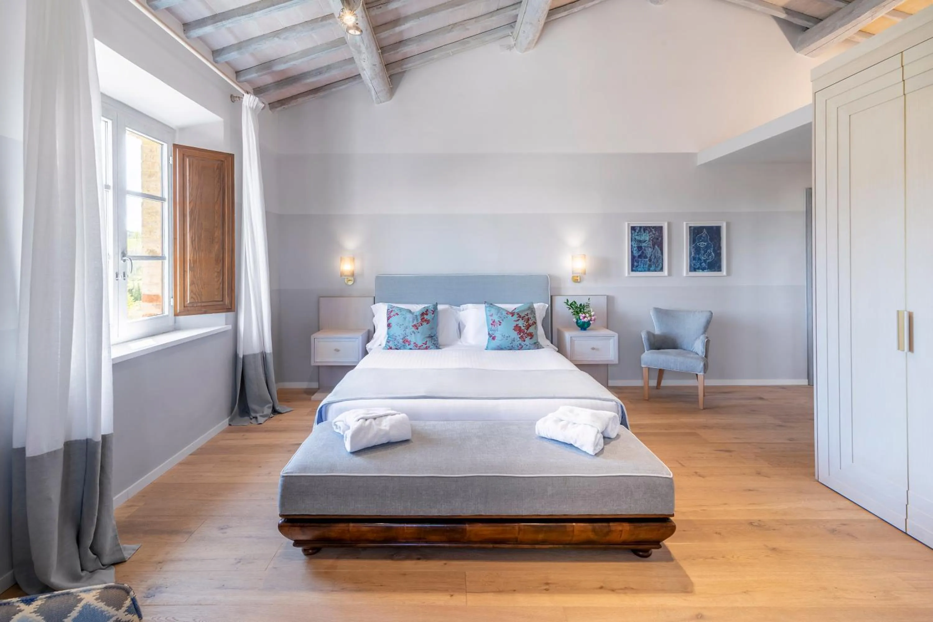 Photo of the whole room, Bed in Relais Le Macine Di Stigliano