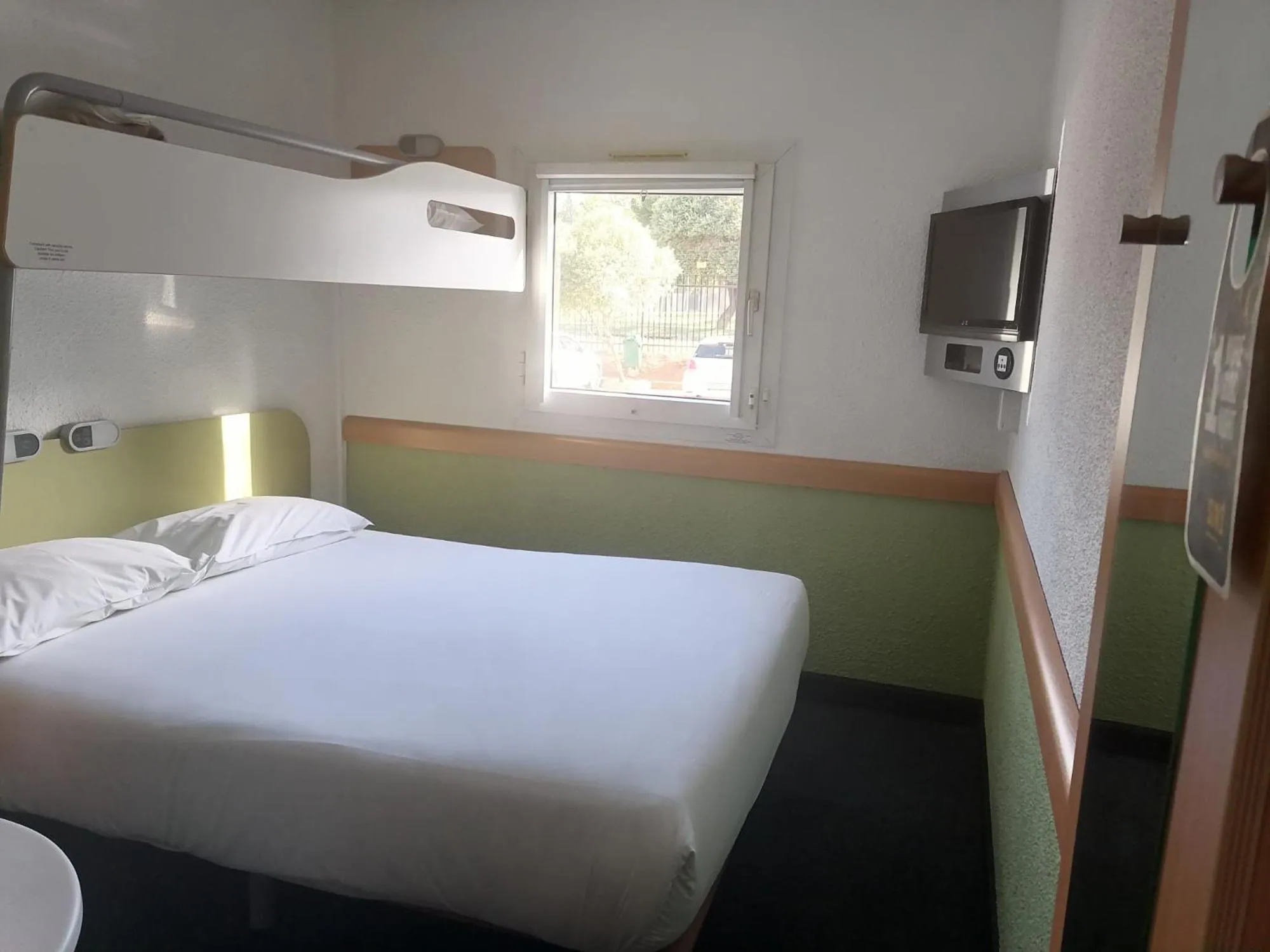 Photo of the whole room, Bed in SUN1 BLOEMFONTEIN