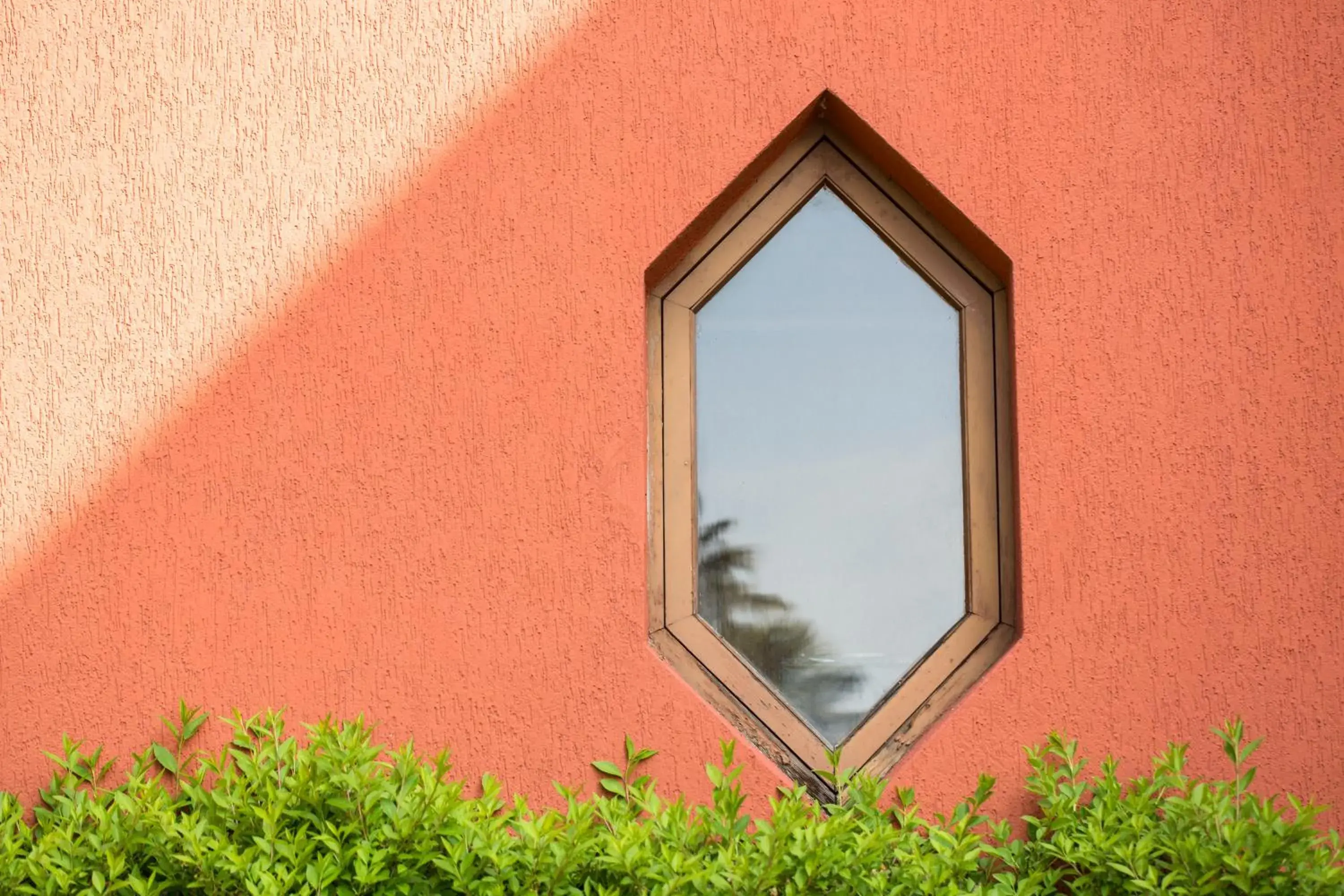 Facade/entrance in Aries Facade/entrance in Aries