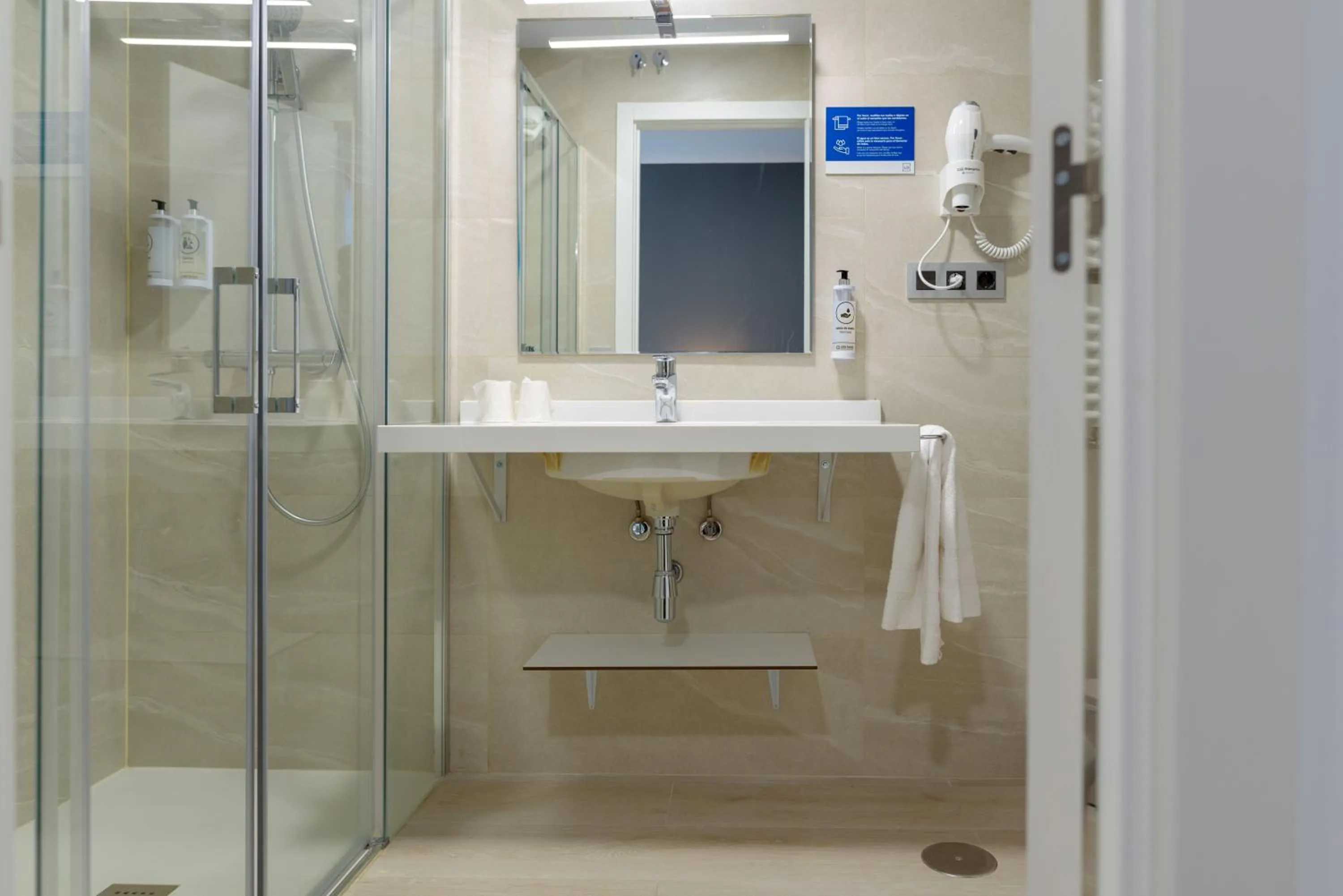 Bathroom in Hotel Alda Ciudad de Toro