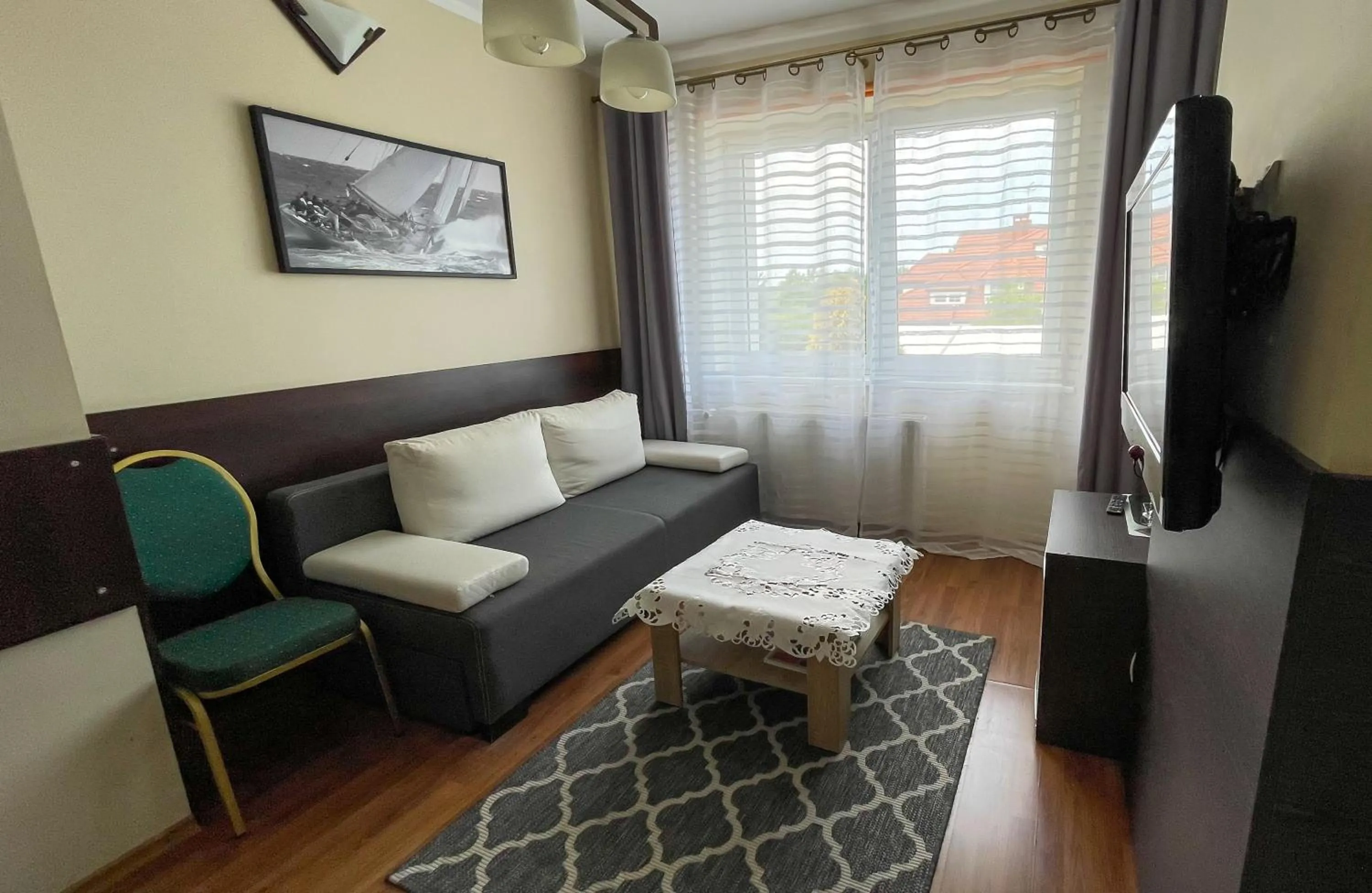 Communal lounge/ TV room in Mister