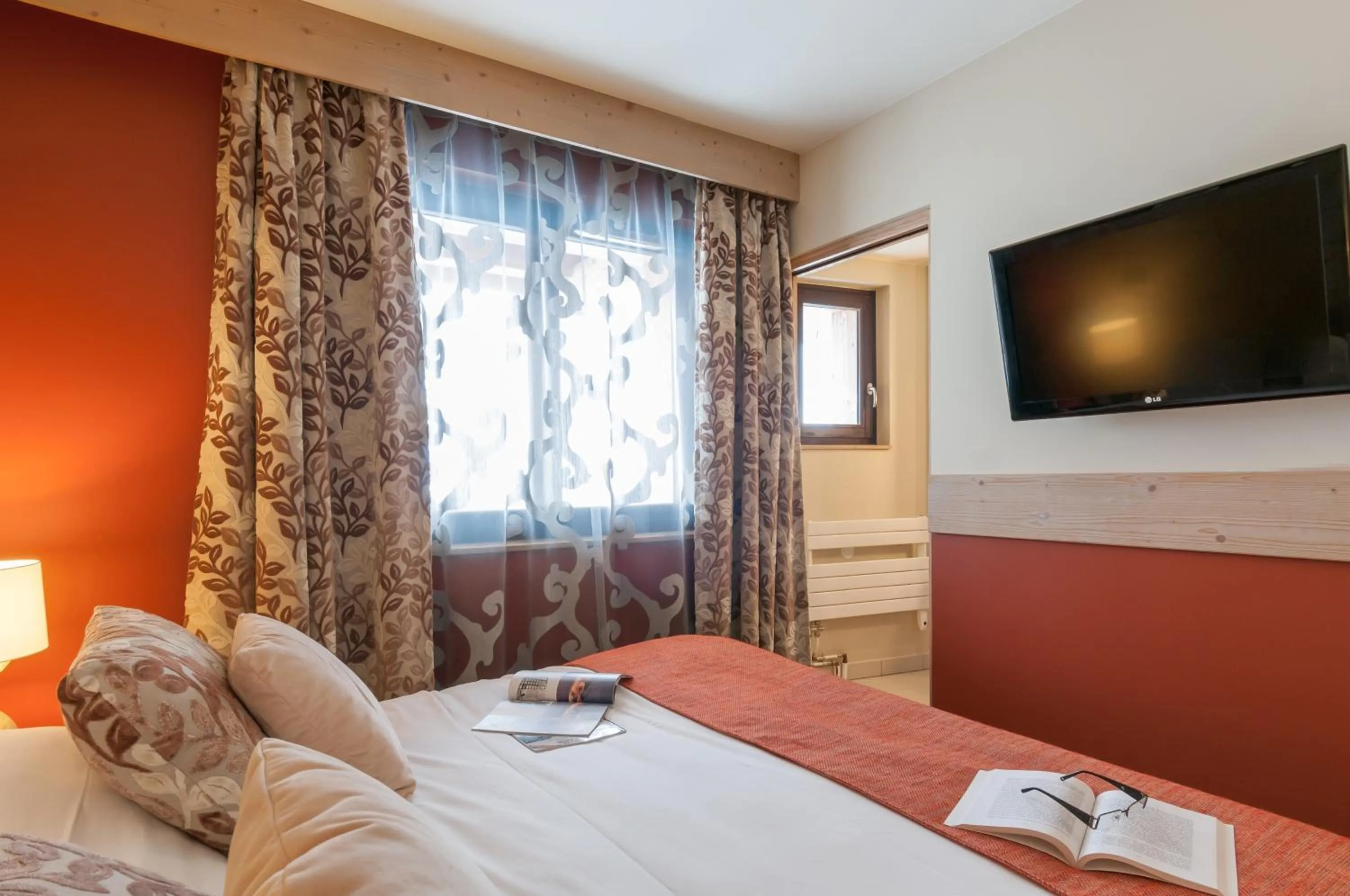 Communal lounge/ TV room, Bed in Résidence Pierre & Vacances Premium L'Amara