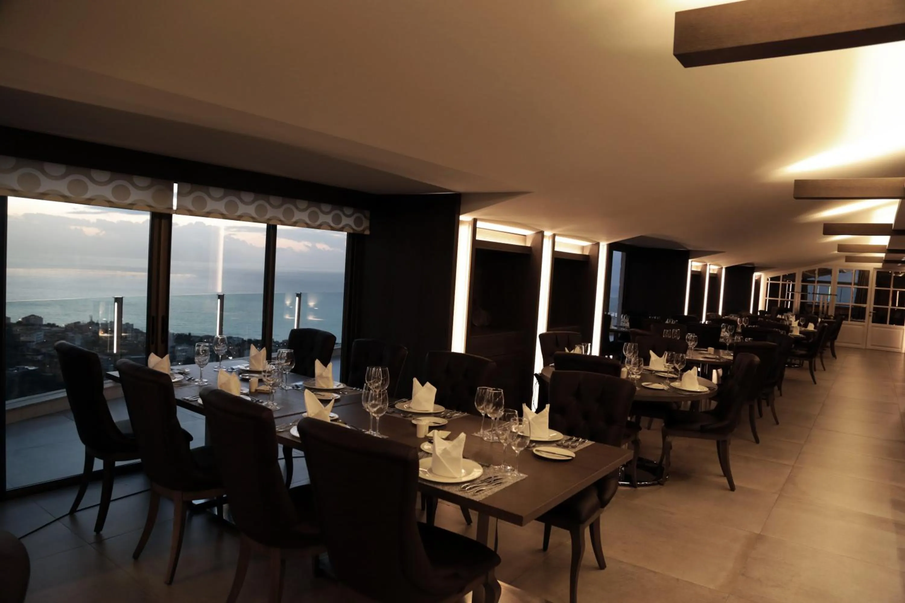 Restaurant/places to eat in Maximus Hotel Byblos