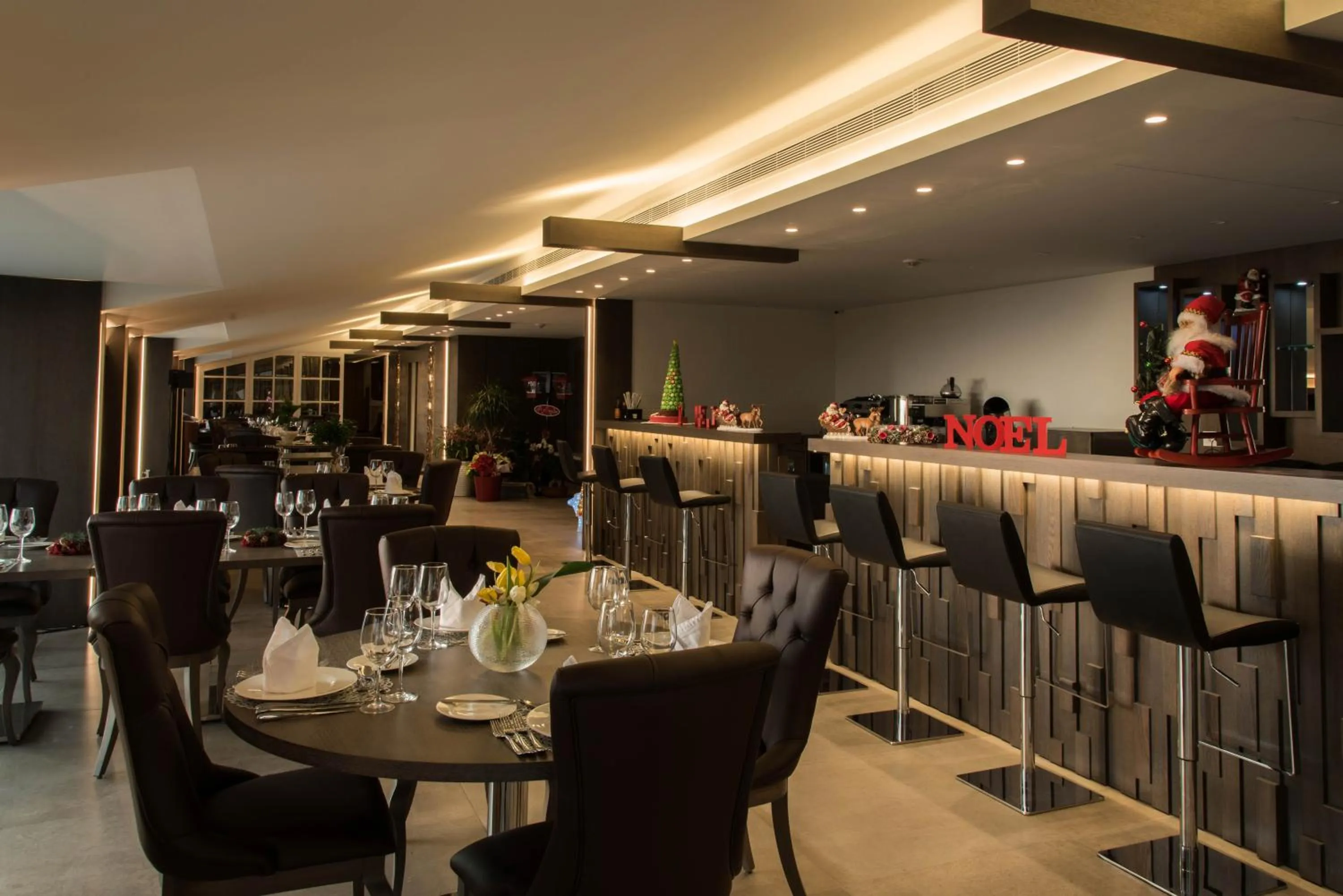 Restaurant/places to eat in Maximus Hotel Byblos
