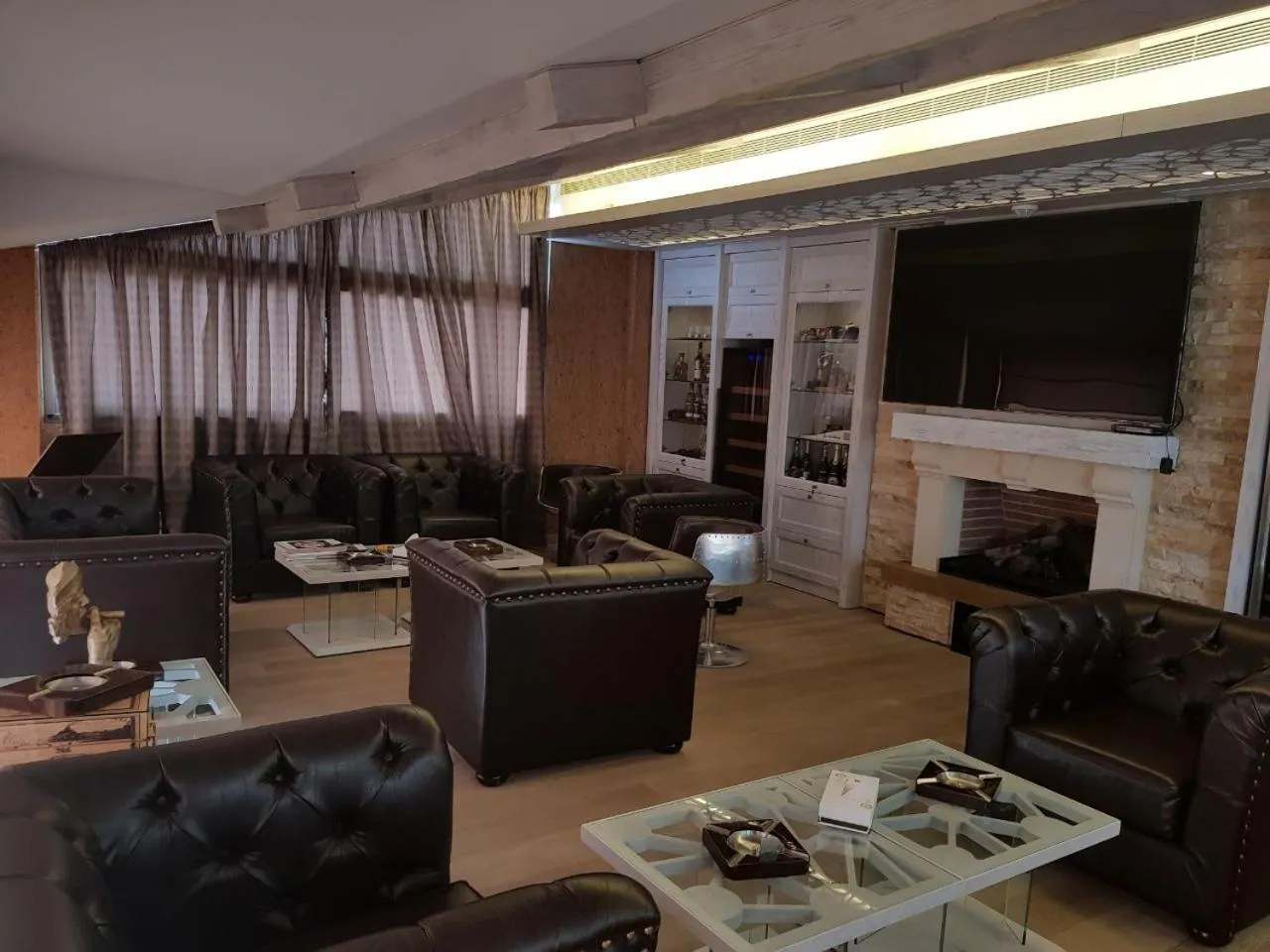 Lounge or bar in Maximus Hotel Byblos