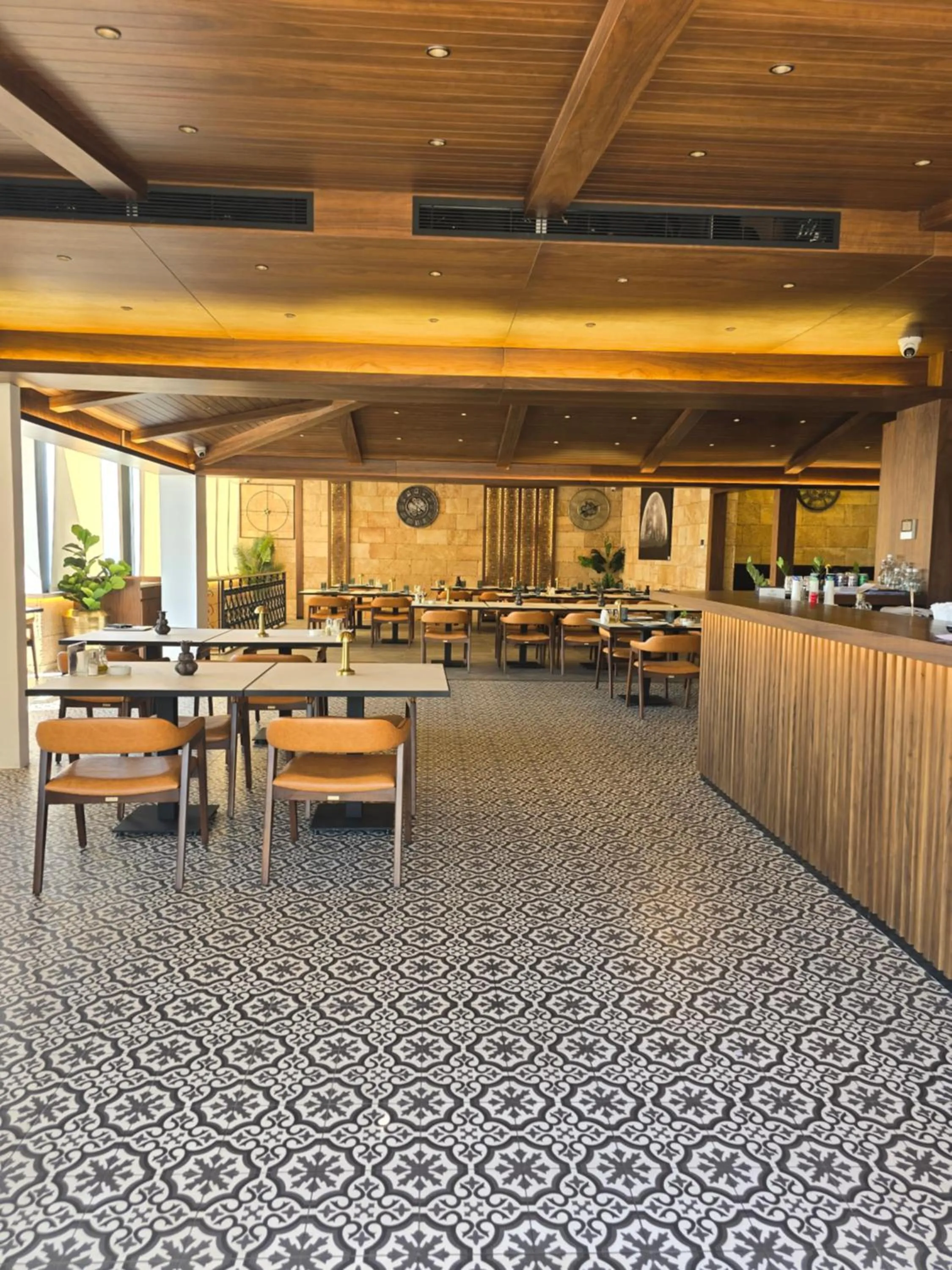 Restaurant/places to eat in Maximus Hotel Byblos