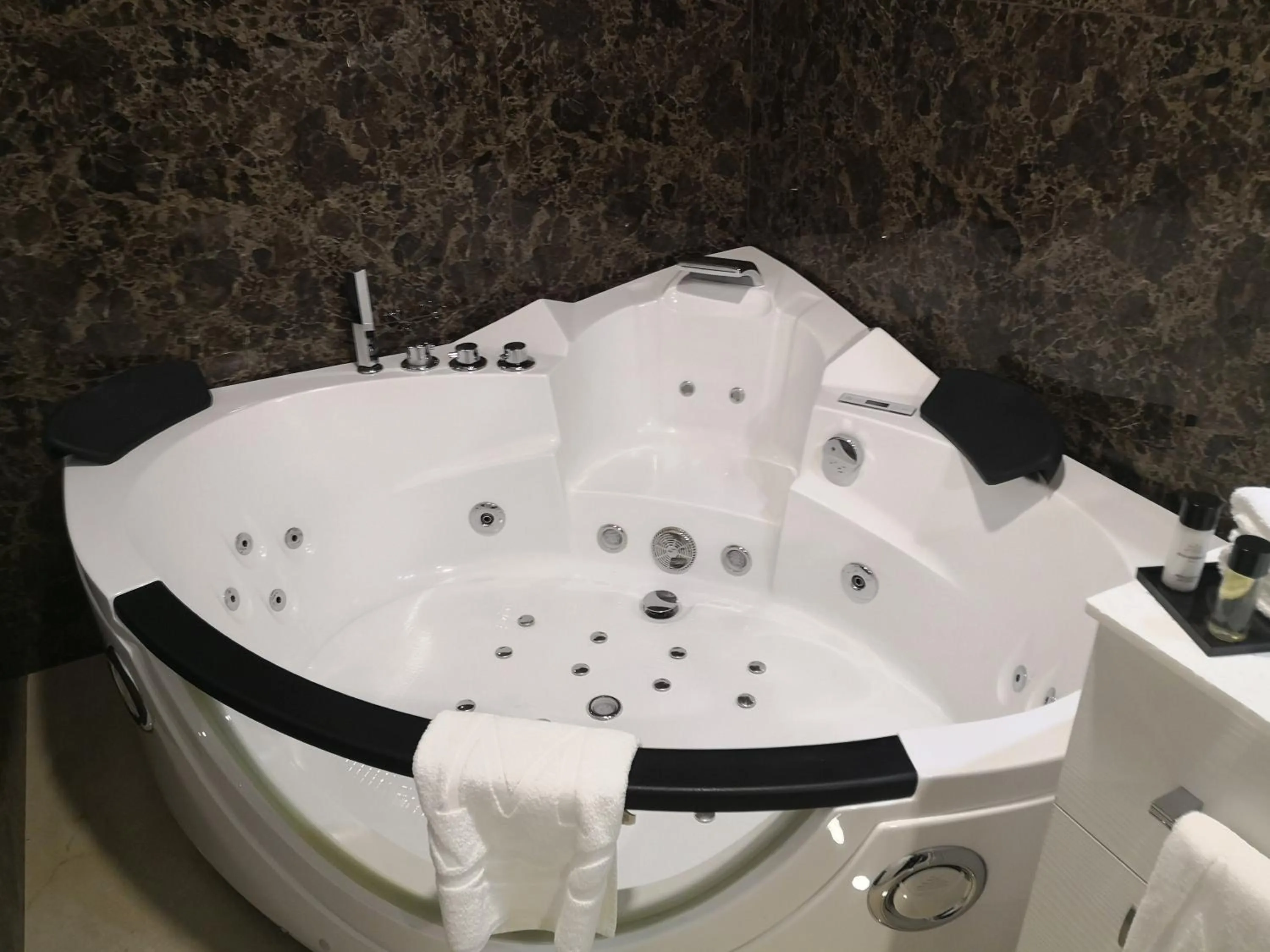 Maximus Hotel Byblos