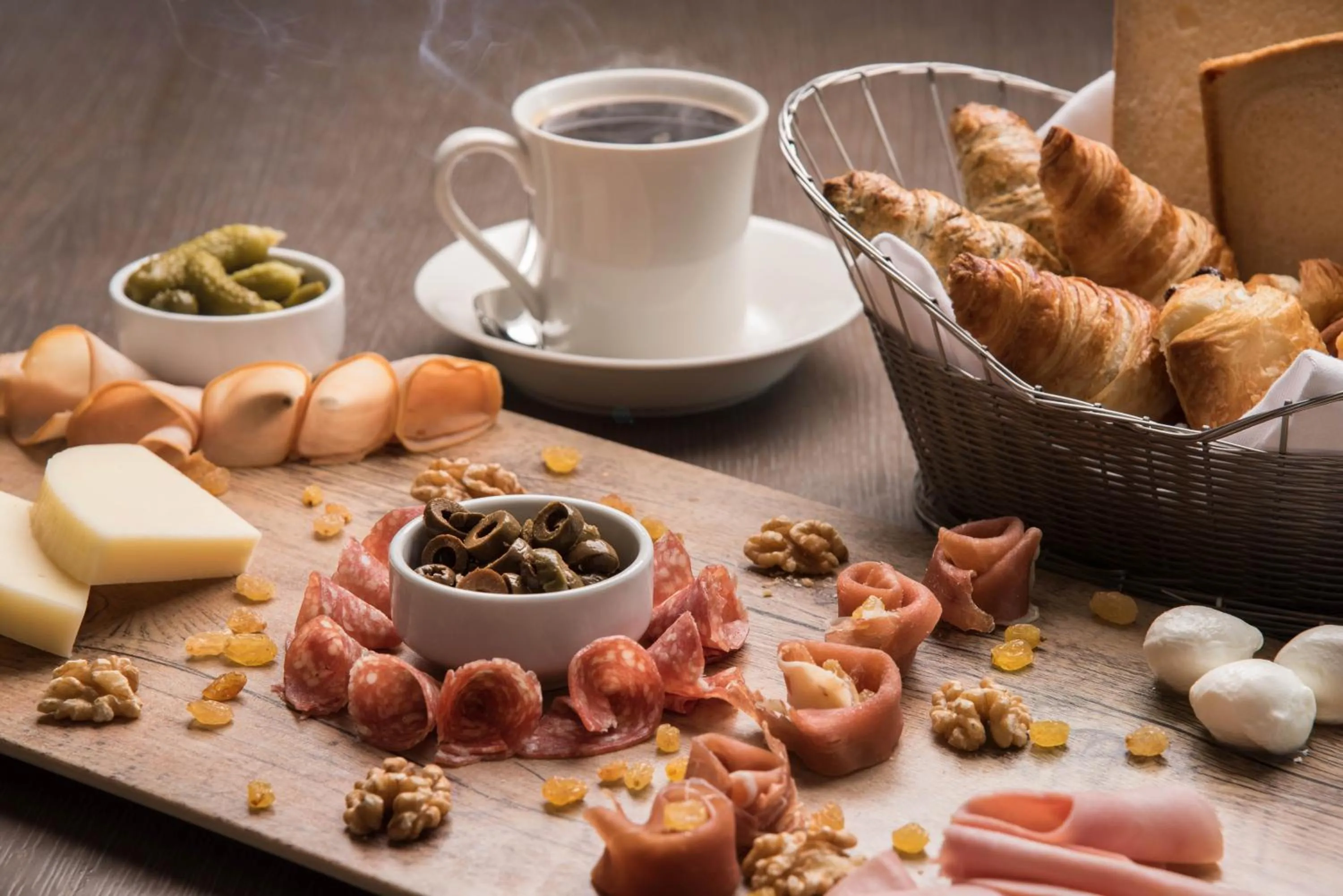 Breakfast in Maximus Hotel Byblos