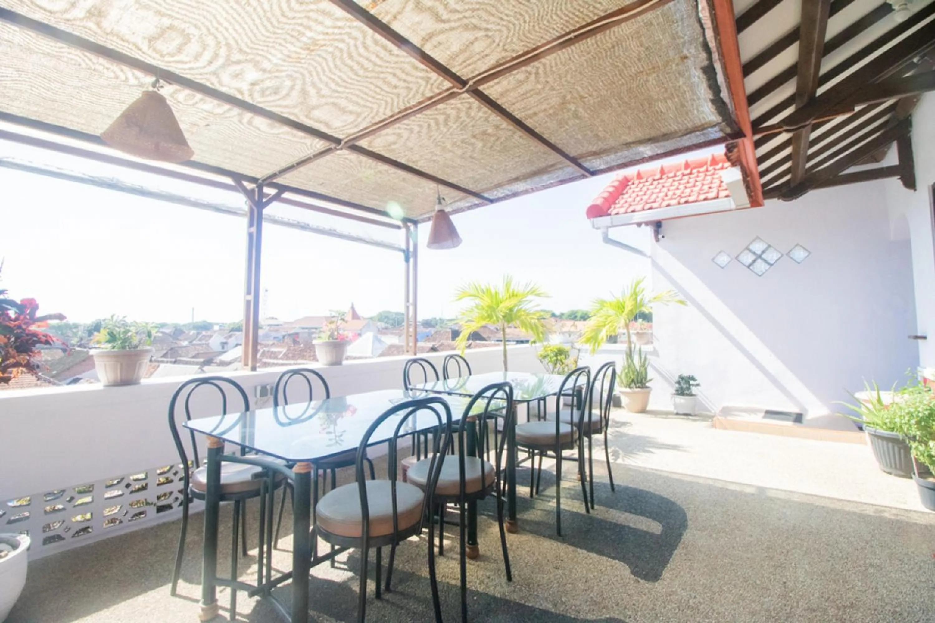 Restaurant/places to eat in RedDoorz near Pantai Boom