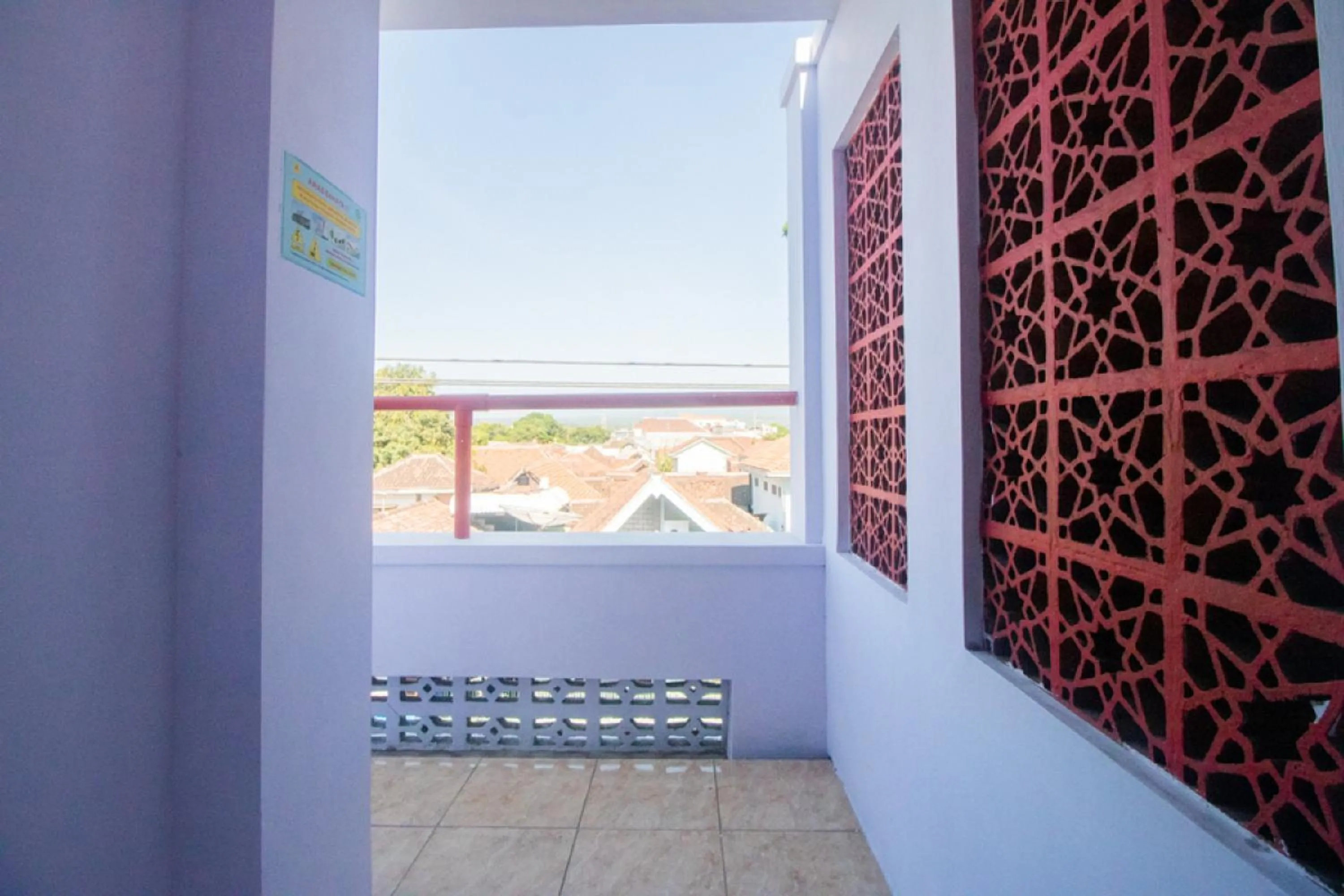 RedDoorz near Pantai Boom