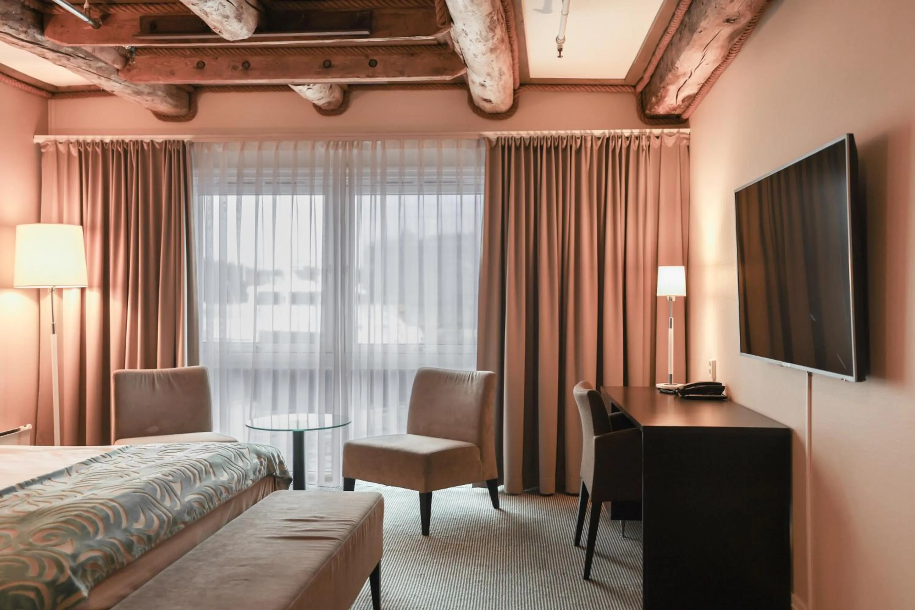 Photo of the whole room, Bed in Quality Hotel Florø