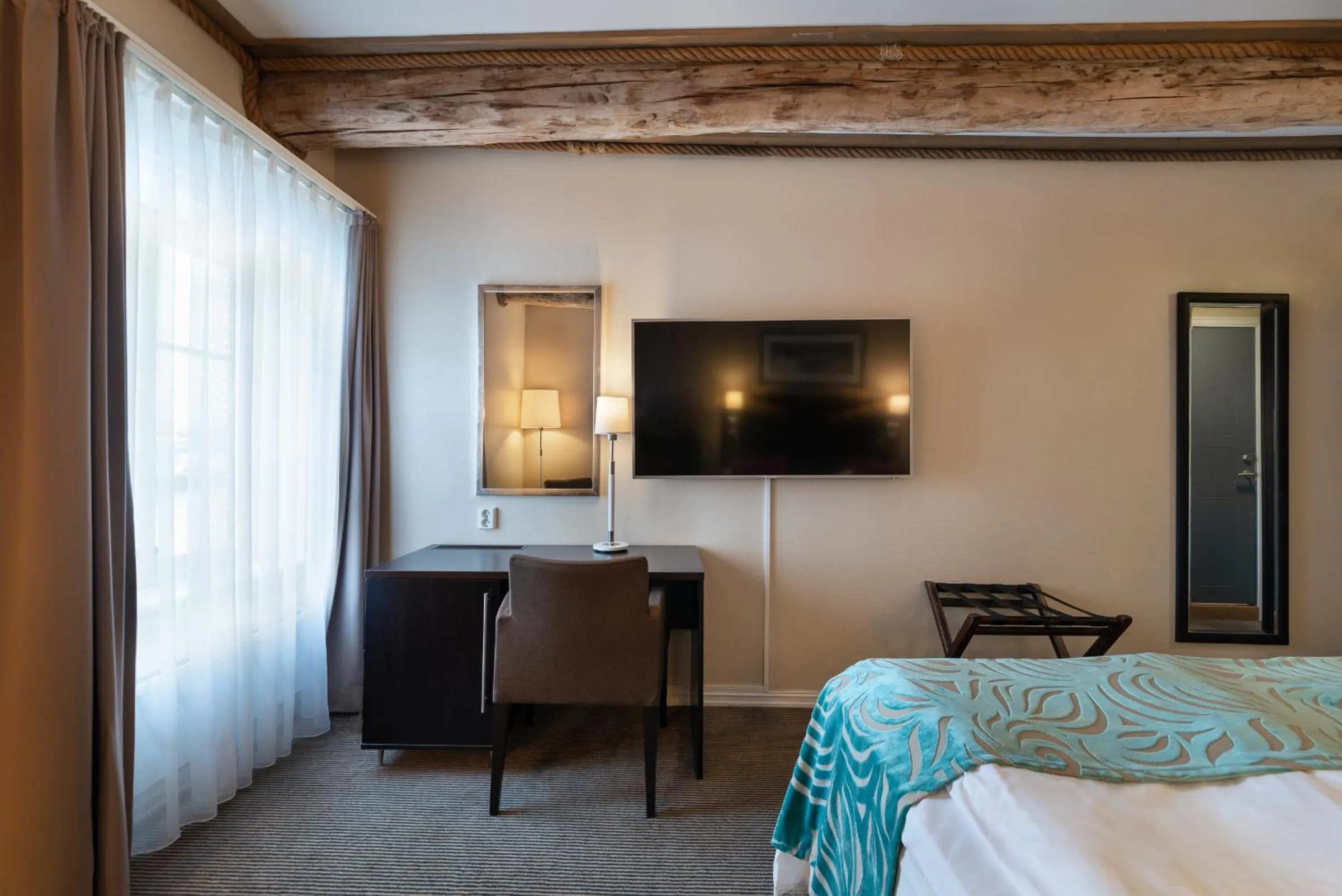 TV and multimedia, Bed in Quality Hotel Florø