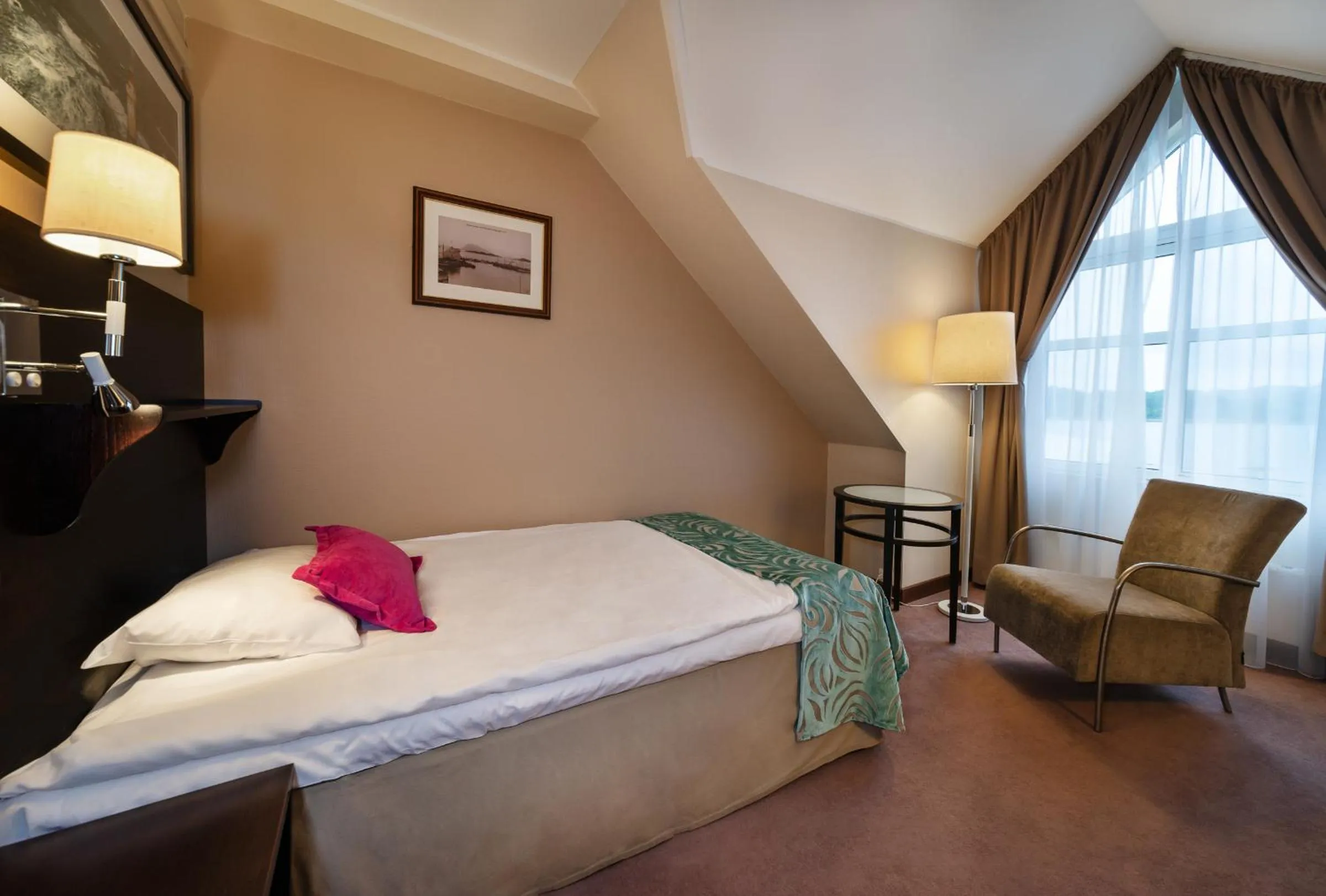 Photo of the whole room, Bed in Quality Hotel Florø