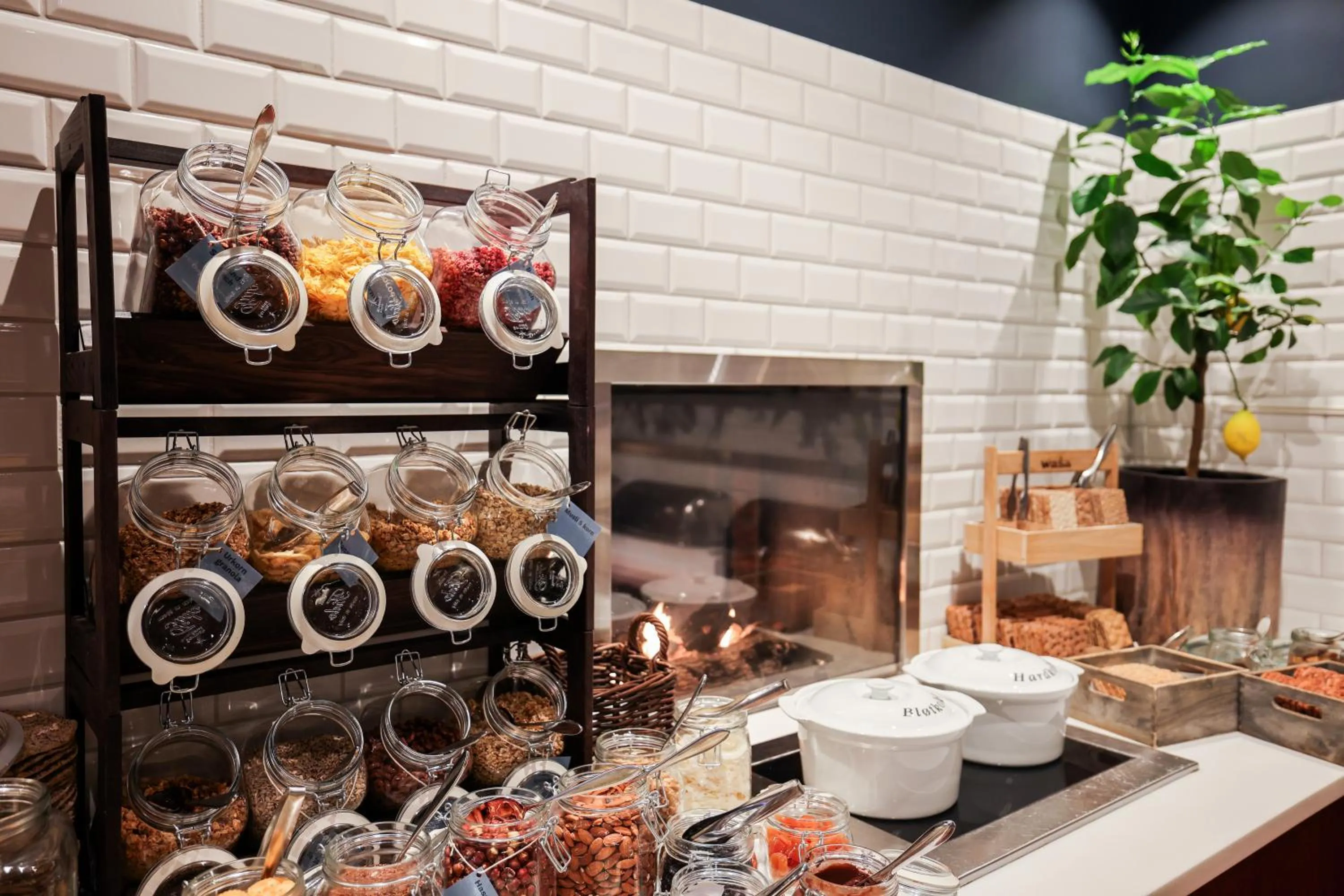 Buffet breakfast in Quality Hotel Florø