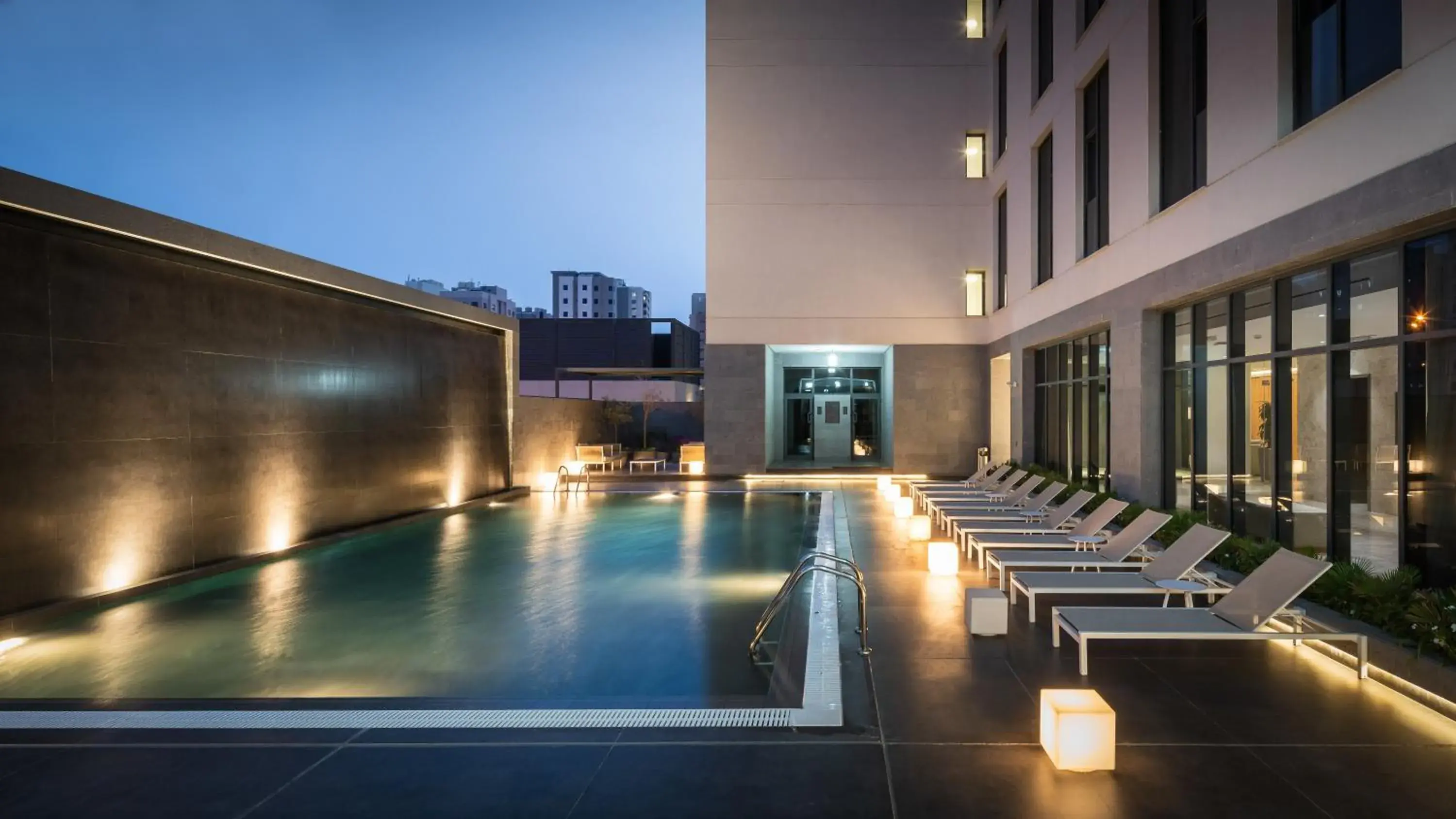 Swimming pool in Delta Hotel Apartments Swimming pool in Delta Hotel Apartments